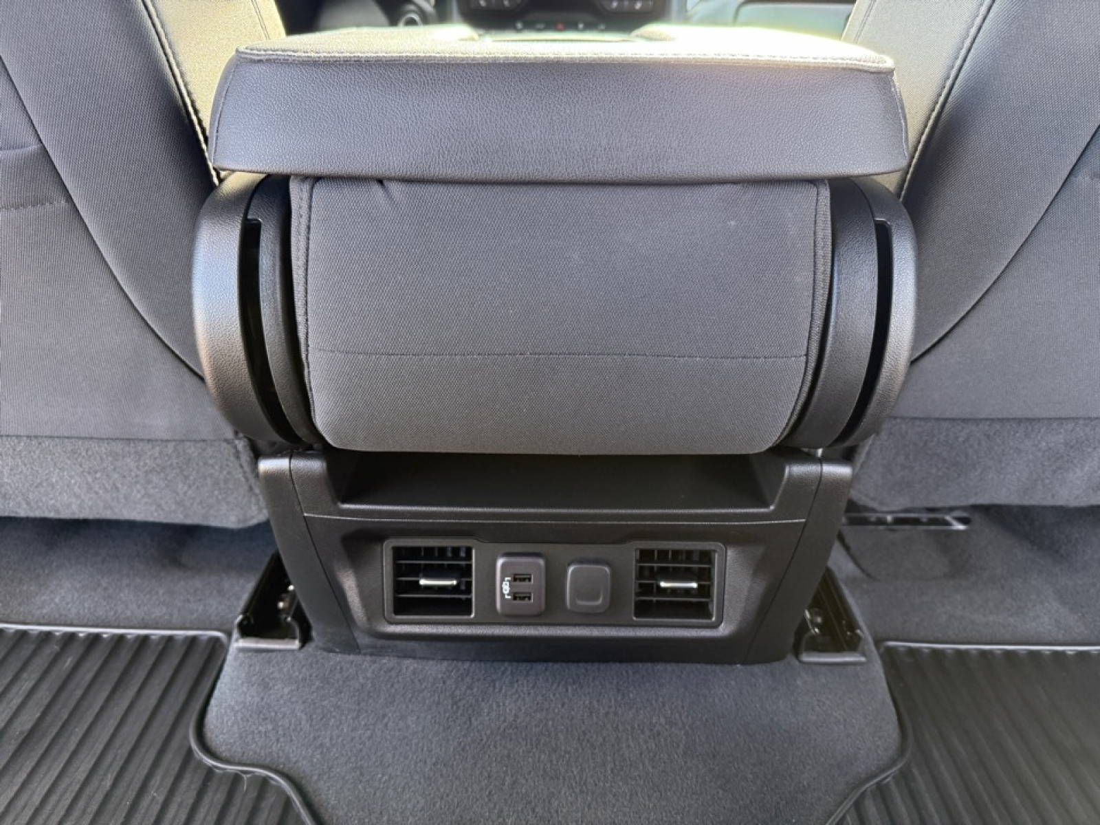 2023 GMC Sierra 2500HD 4WD Crew Cab Standard Bed SLE, 38961, Photo