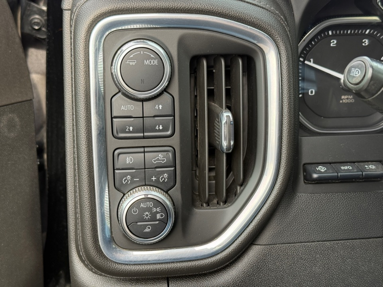 2023 GMC Sierra 3500HD Denali, 39360, Photo