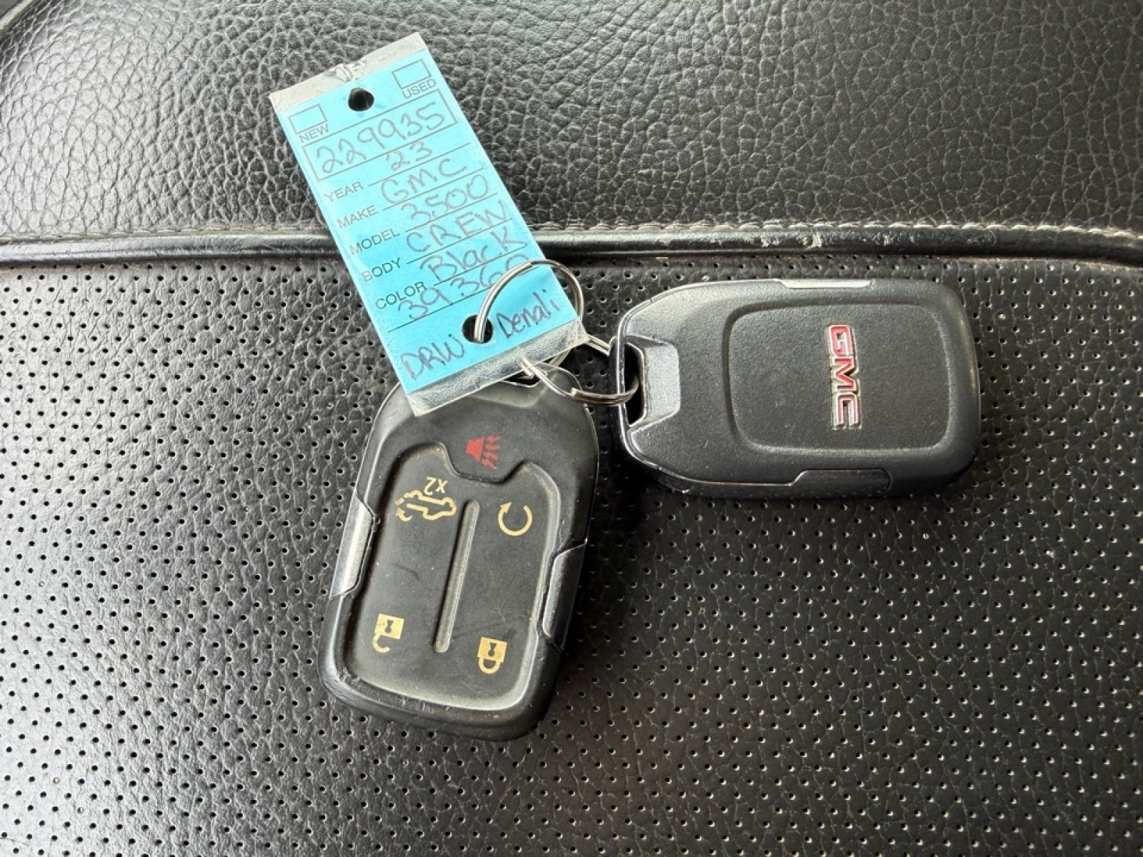 2023 GMC Sierra 3500HD Denali, 39360, Photo