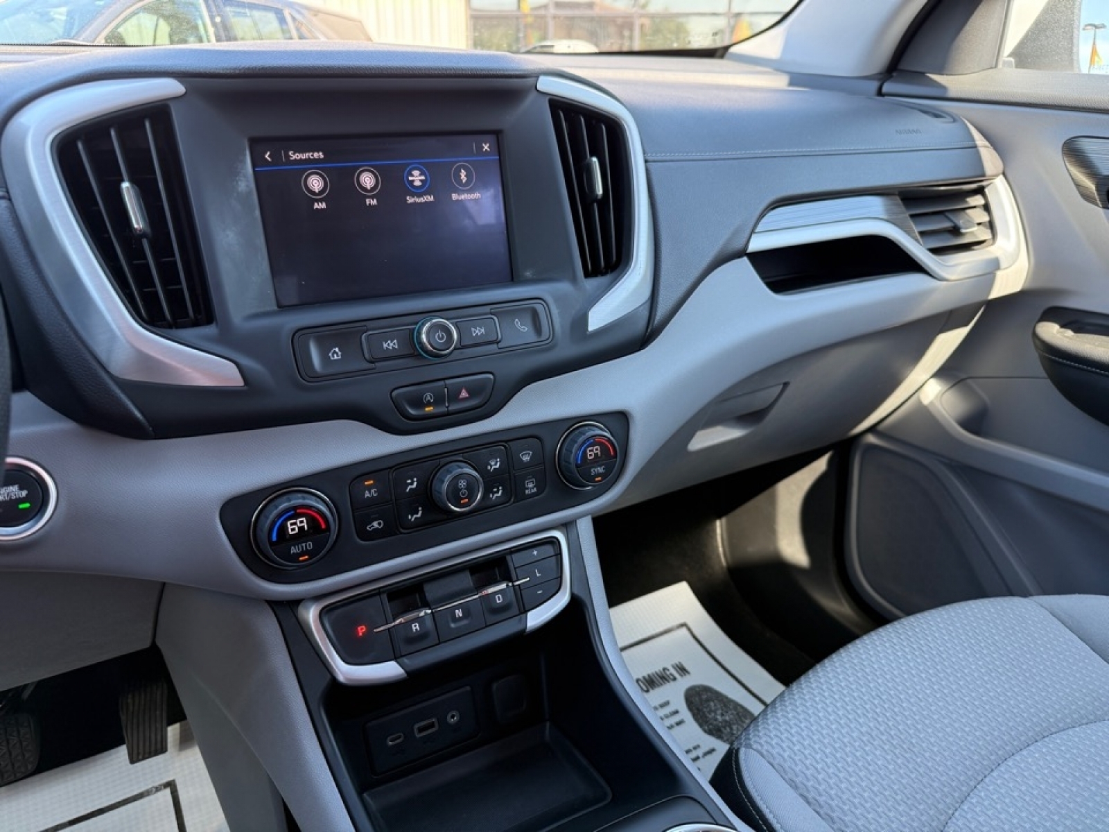 2023 GMC Terrain AWD SLE, 38853, Photo