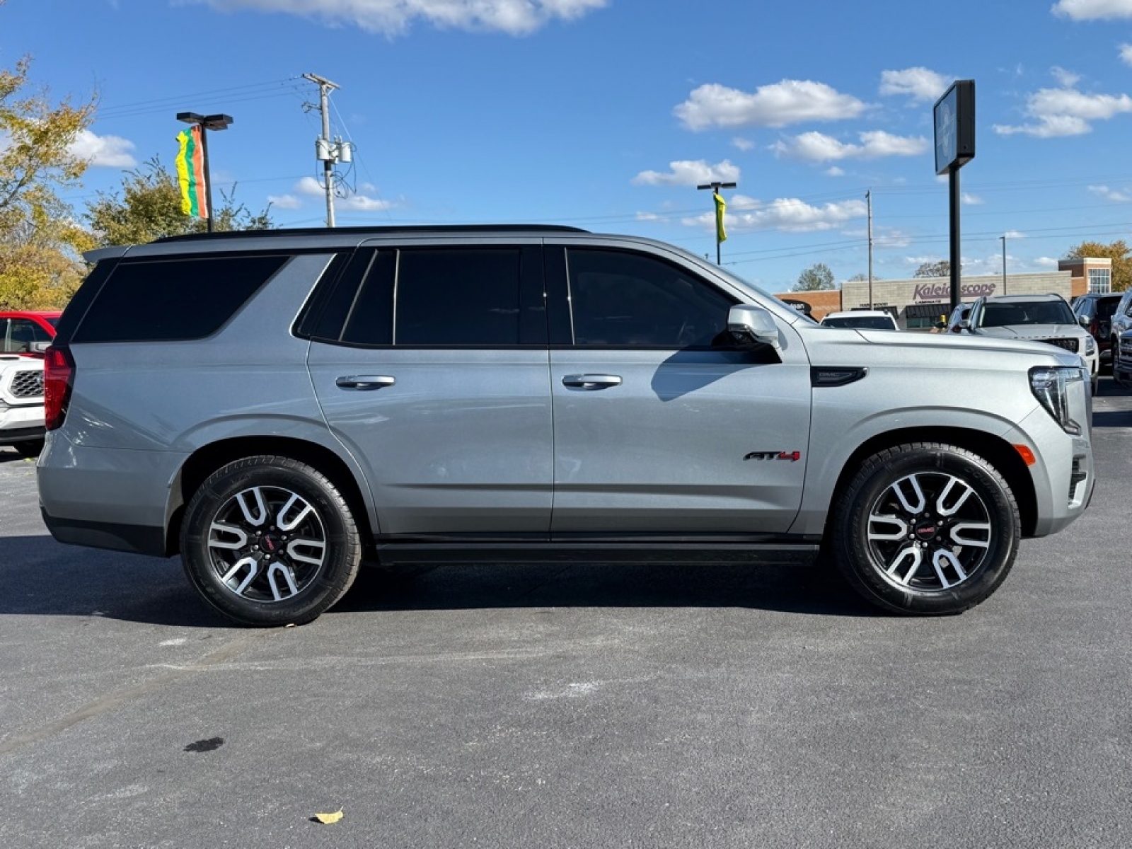 2023 GMC Yukon 4WD AT4, 38697B, Photo