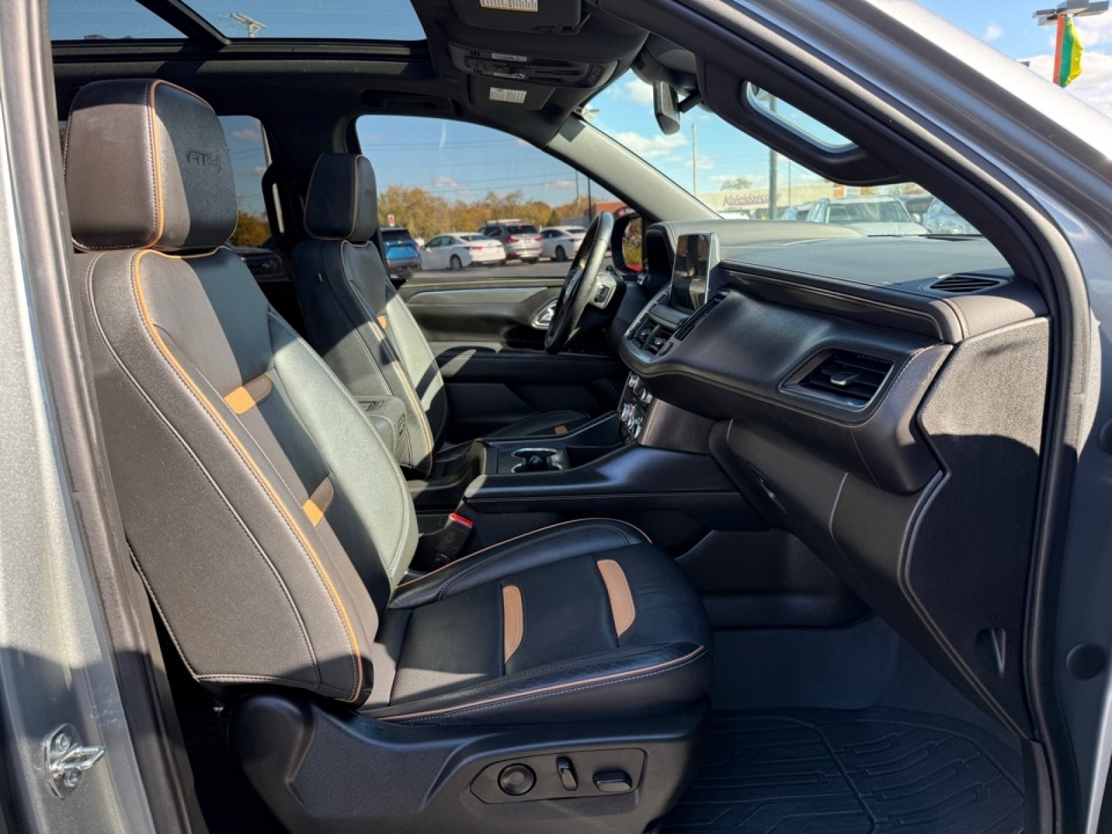 2023 GMC Yukon 4WD AT4, 38697B, Photo