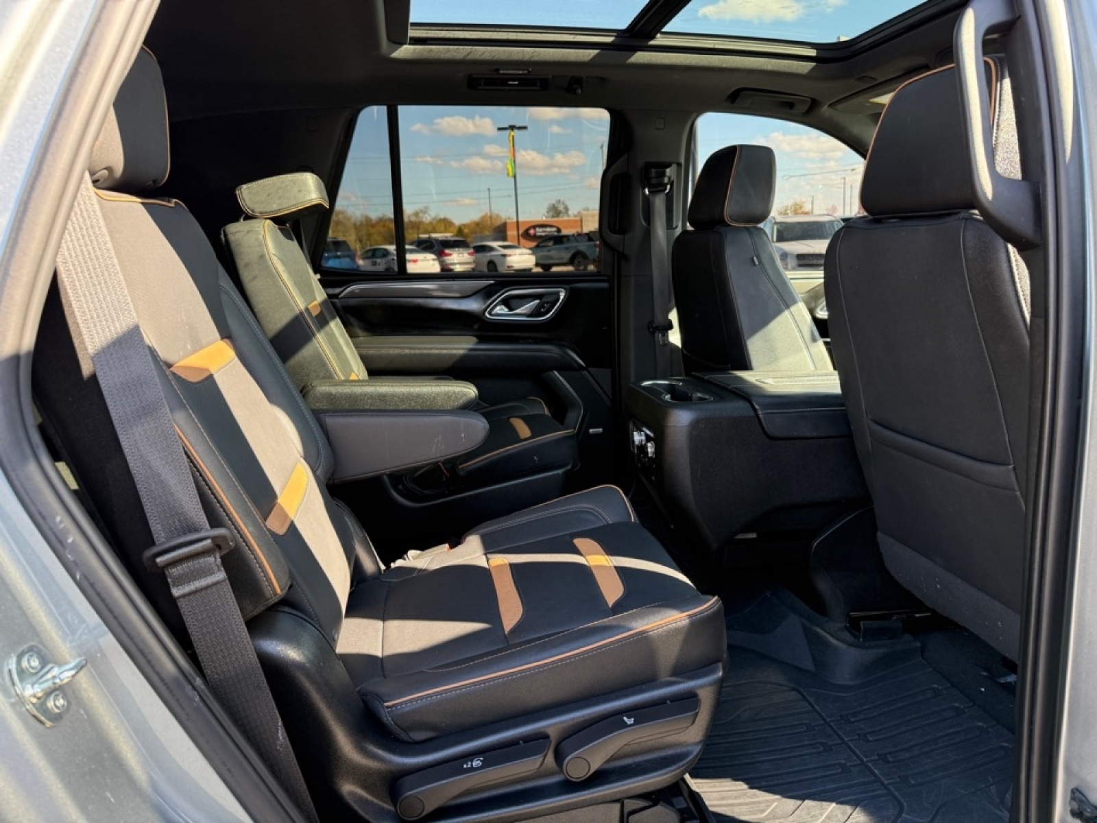 2023 GMC Yukon 4WD AT4, 38697B, Photo