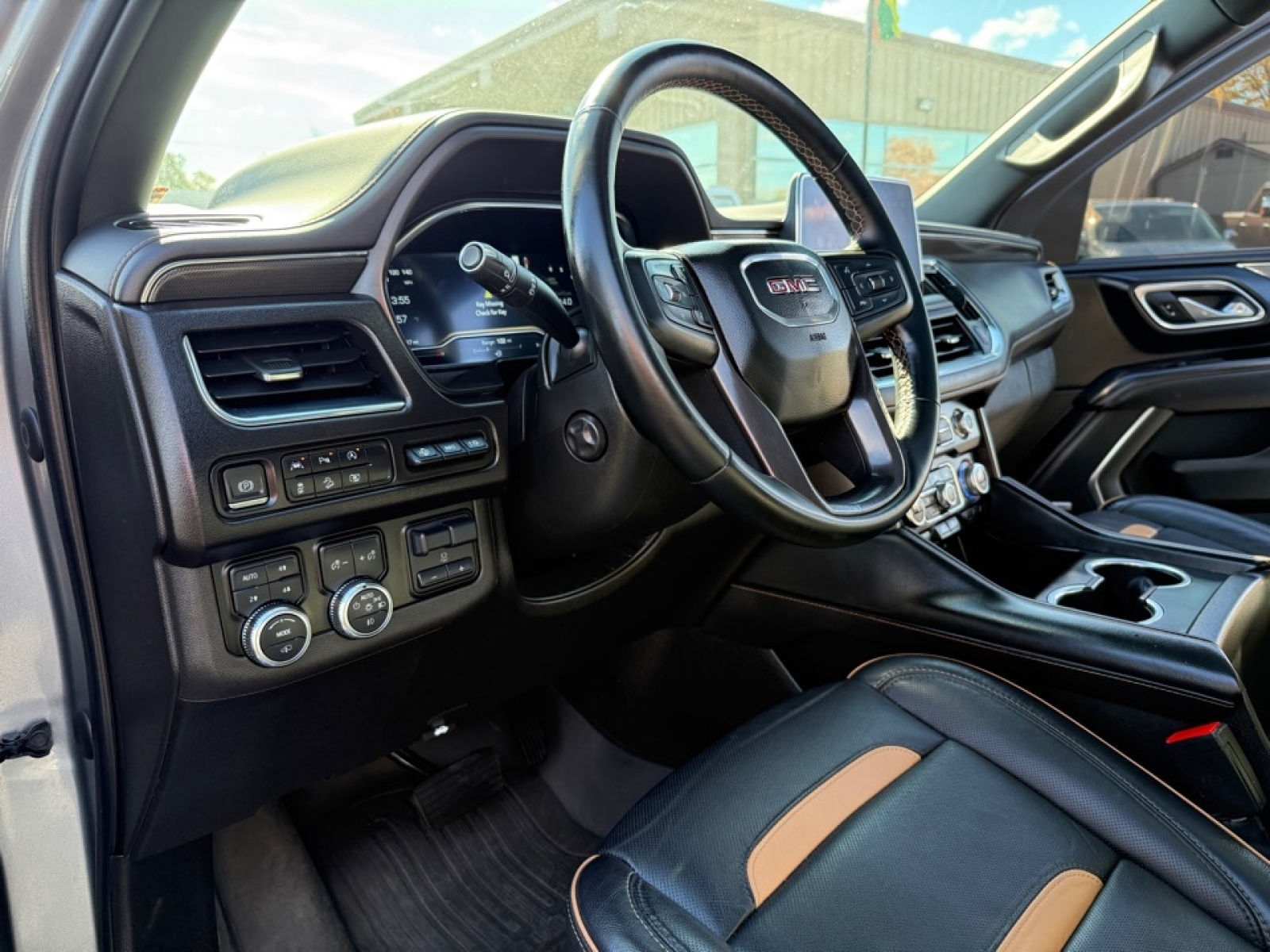 2023 GMC Yukon 4WD AT4, 38697B, Photo