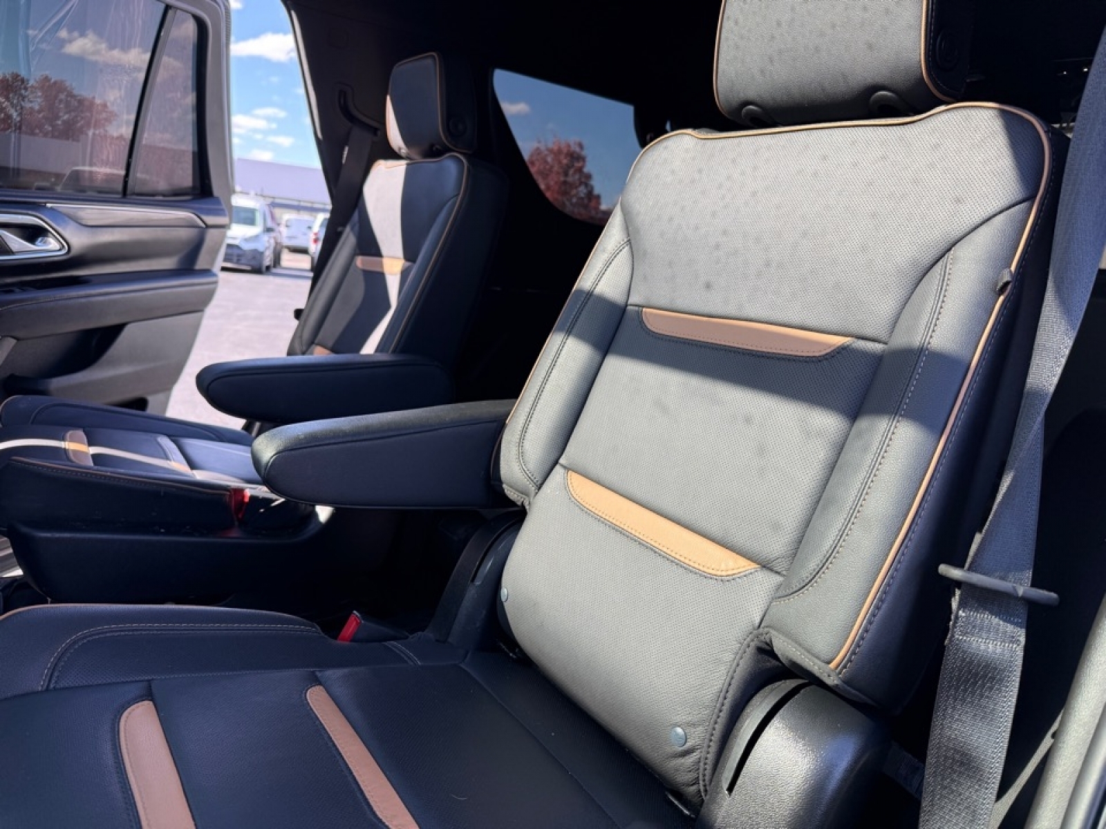 2023 GMC Yukon 4WD AT4, 38697B, Photo