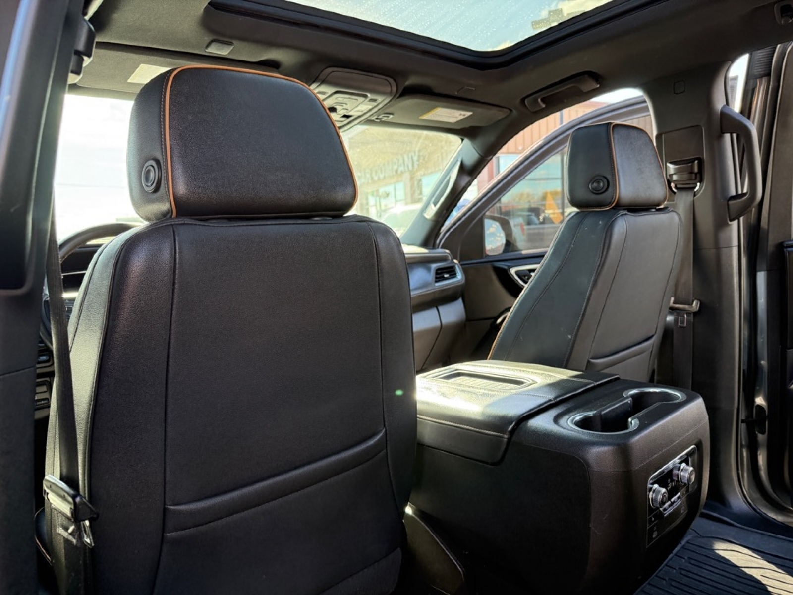 2023 GMC Yukon 4WD AT4, 38697B, Photo