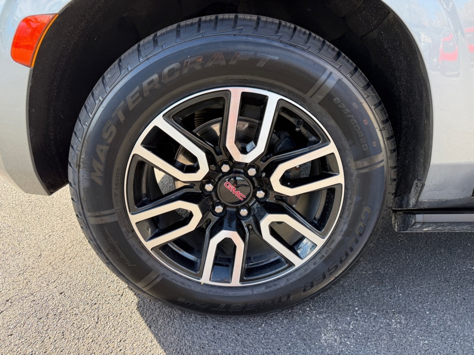 2023 GMC Yukon 4WD AT4, 38697B, Photo