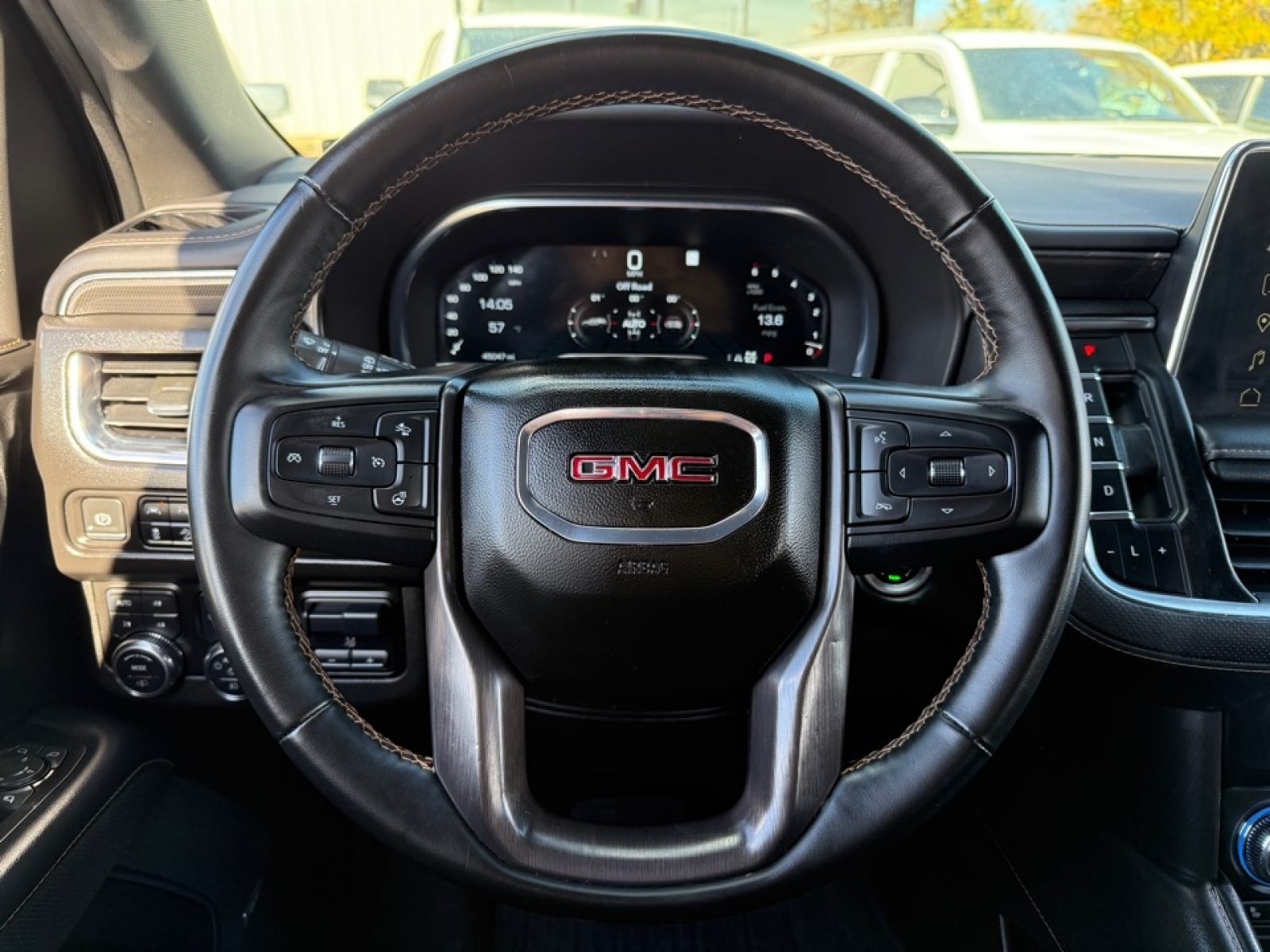 2023 GMC Yukon 4WD AT4, 38697B, Photo