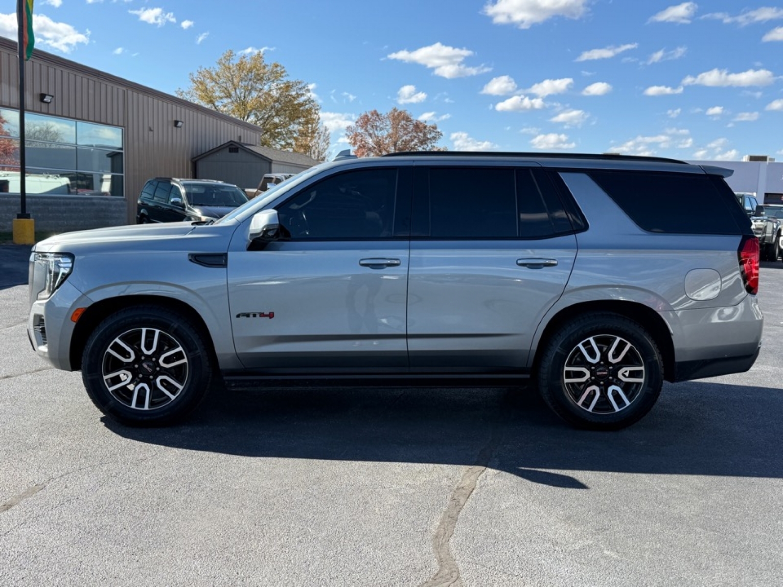 2023 GMC Yukon 4WD AT4, 38697B, Photo