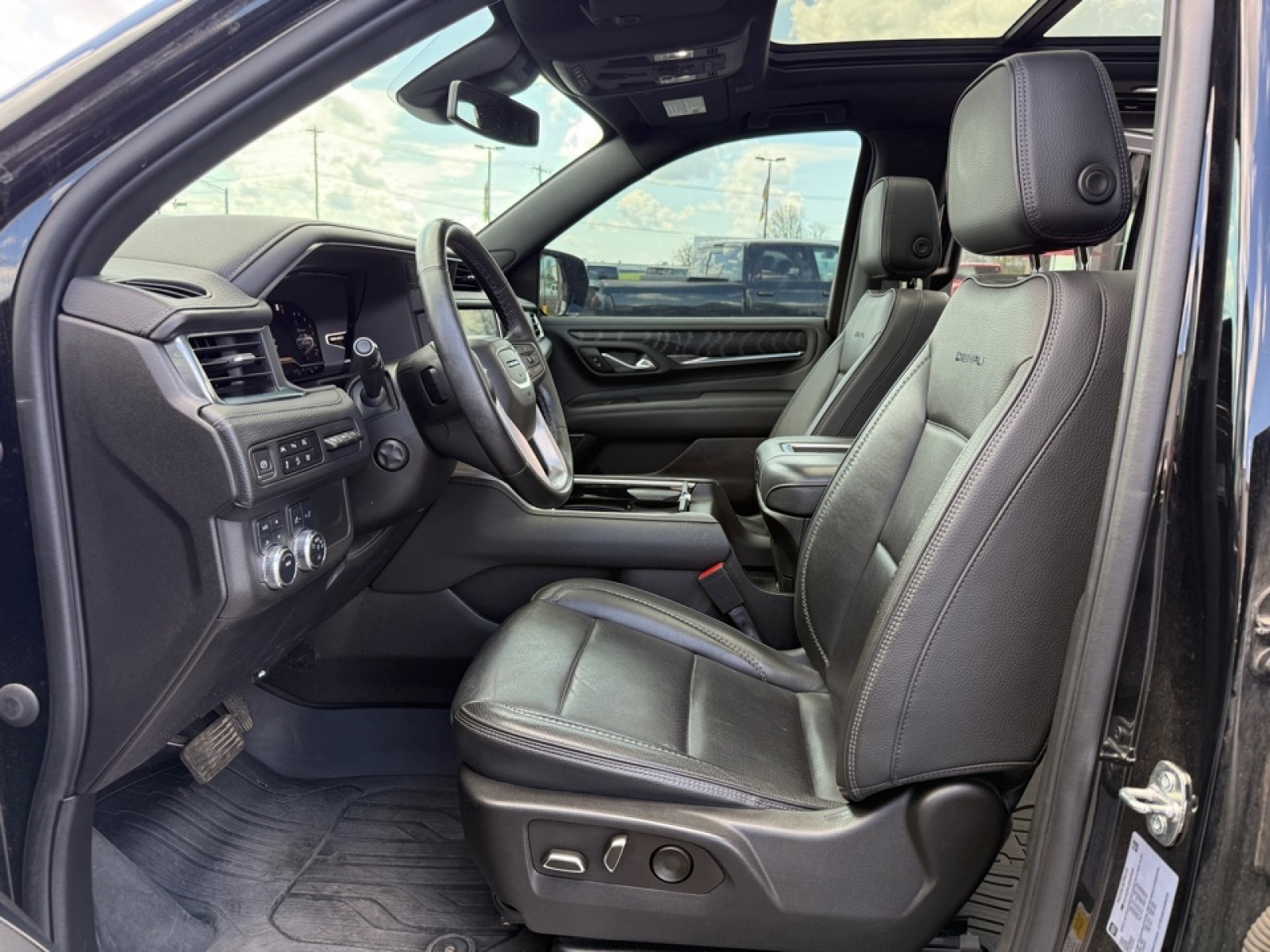2023 GMC Yukon 4WD Denali, 39800, Photo
