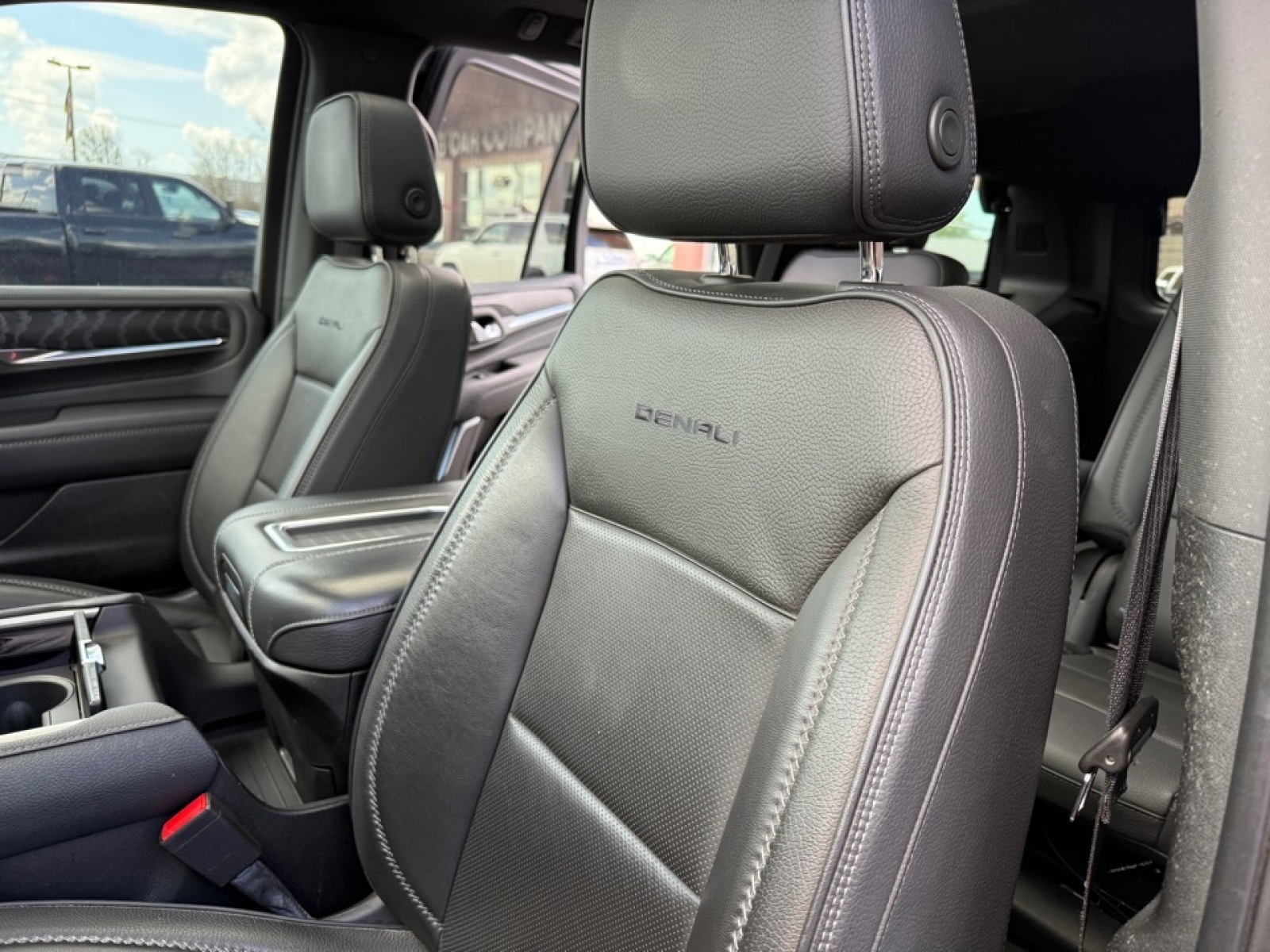 2023 GMC Yukon 4WD Denali, 39800, Photo