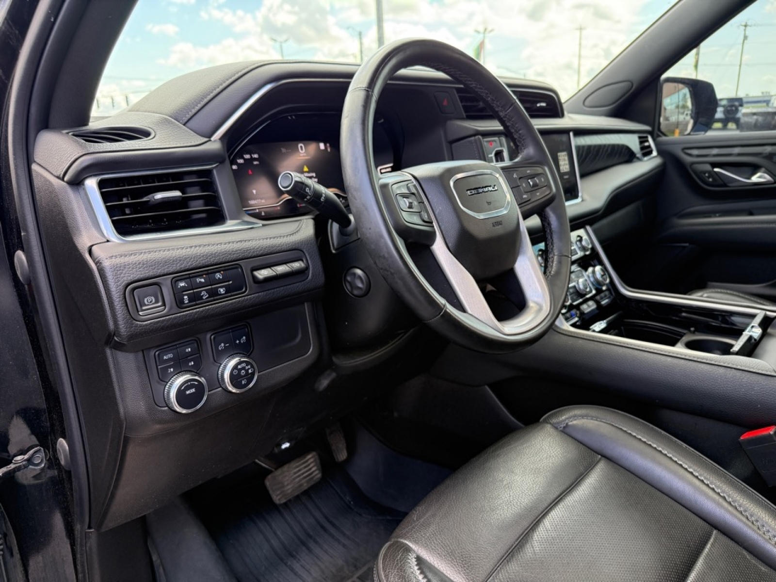 2023 GMC Yukon 4WD Denali, 39800, Photo