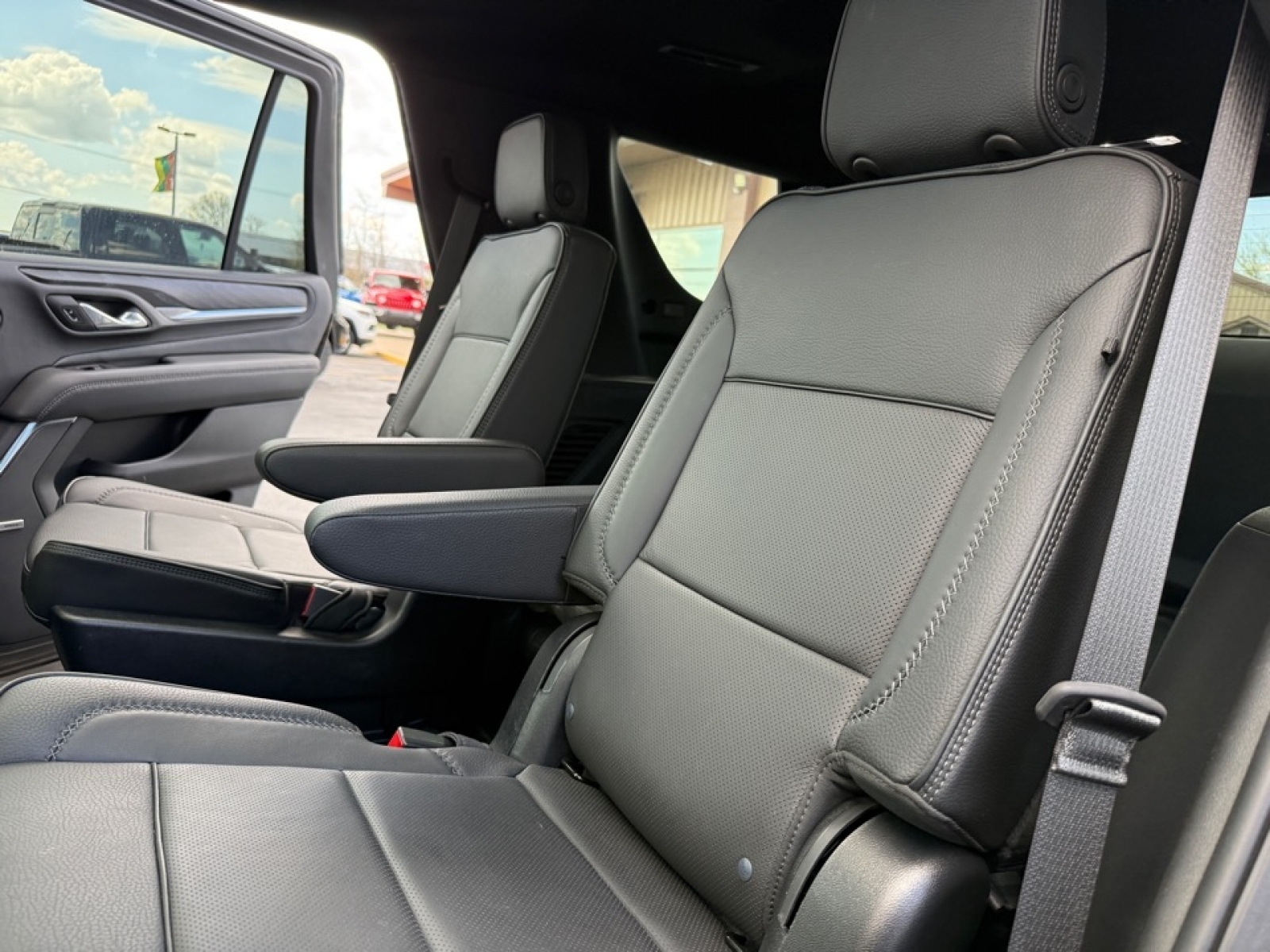 2023 GMC Yukon 4WD Denali, 39800, Photo