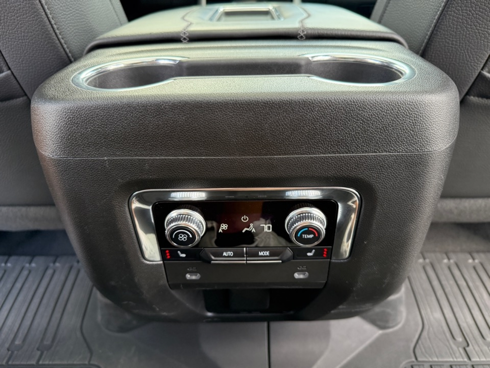 2023 GMC Yukon 4WD Denali, 39800, Photo