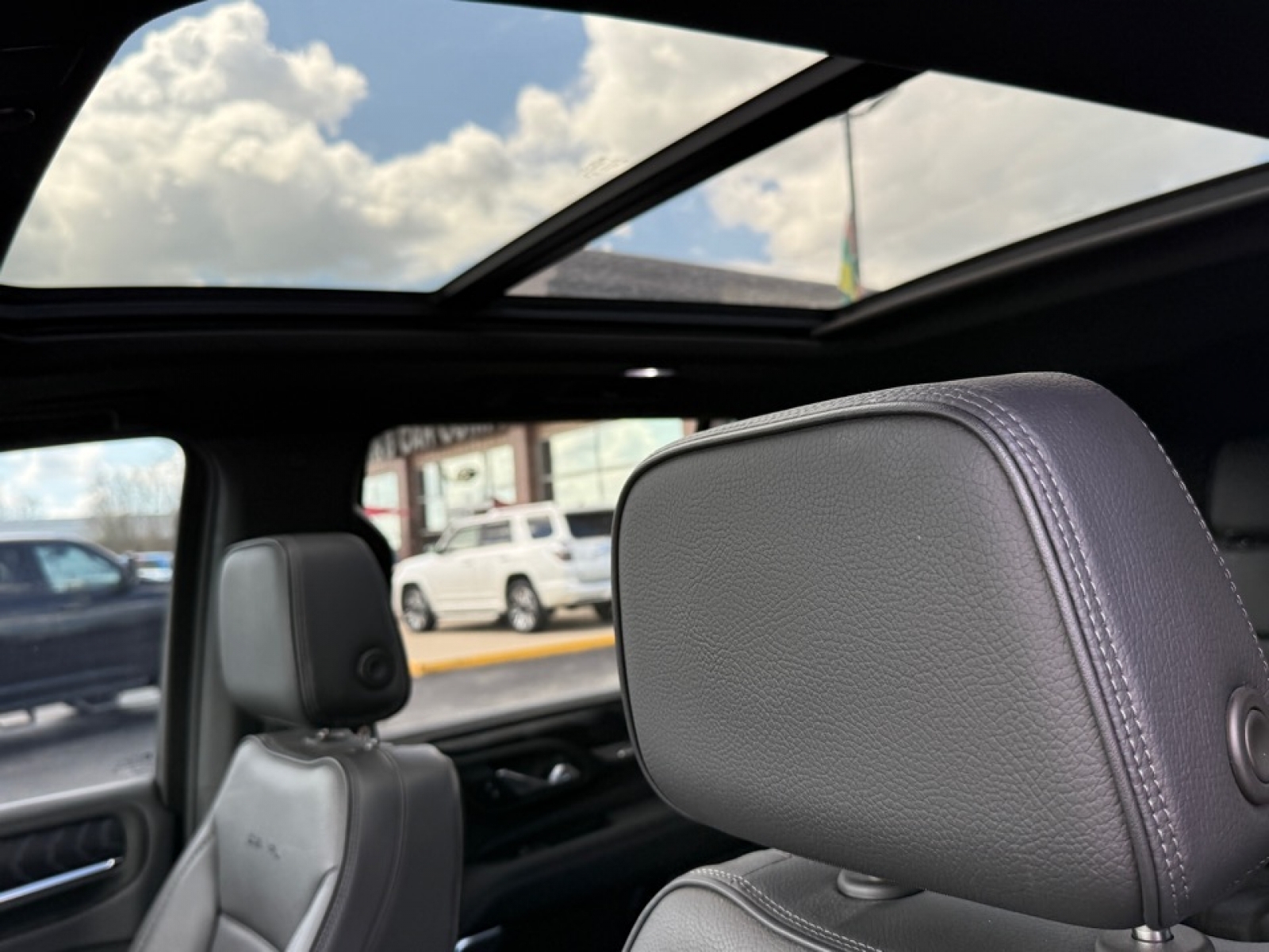 2023 GMC Yukon 4WD Denali, 39800, Photo
