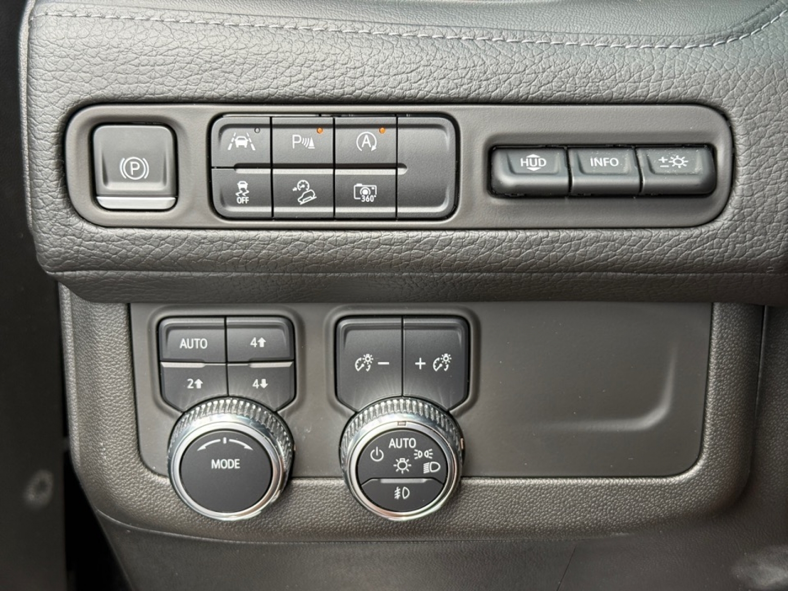 2023 GMC Yukon 4WD Denali, 39800, Photo