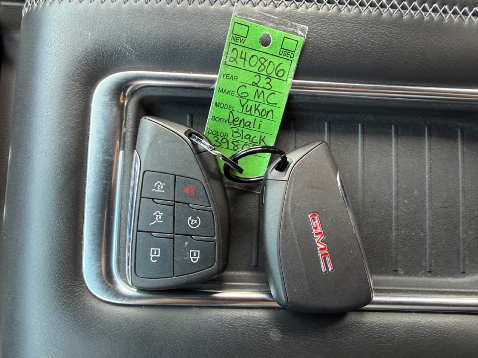 2023 GMC Yukon 4WD Denali, 39800, Photo