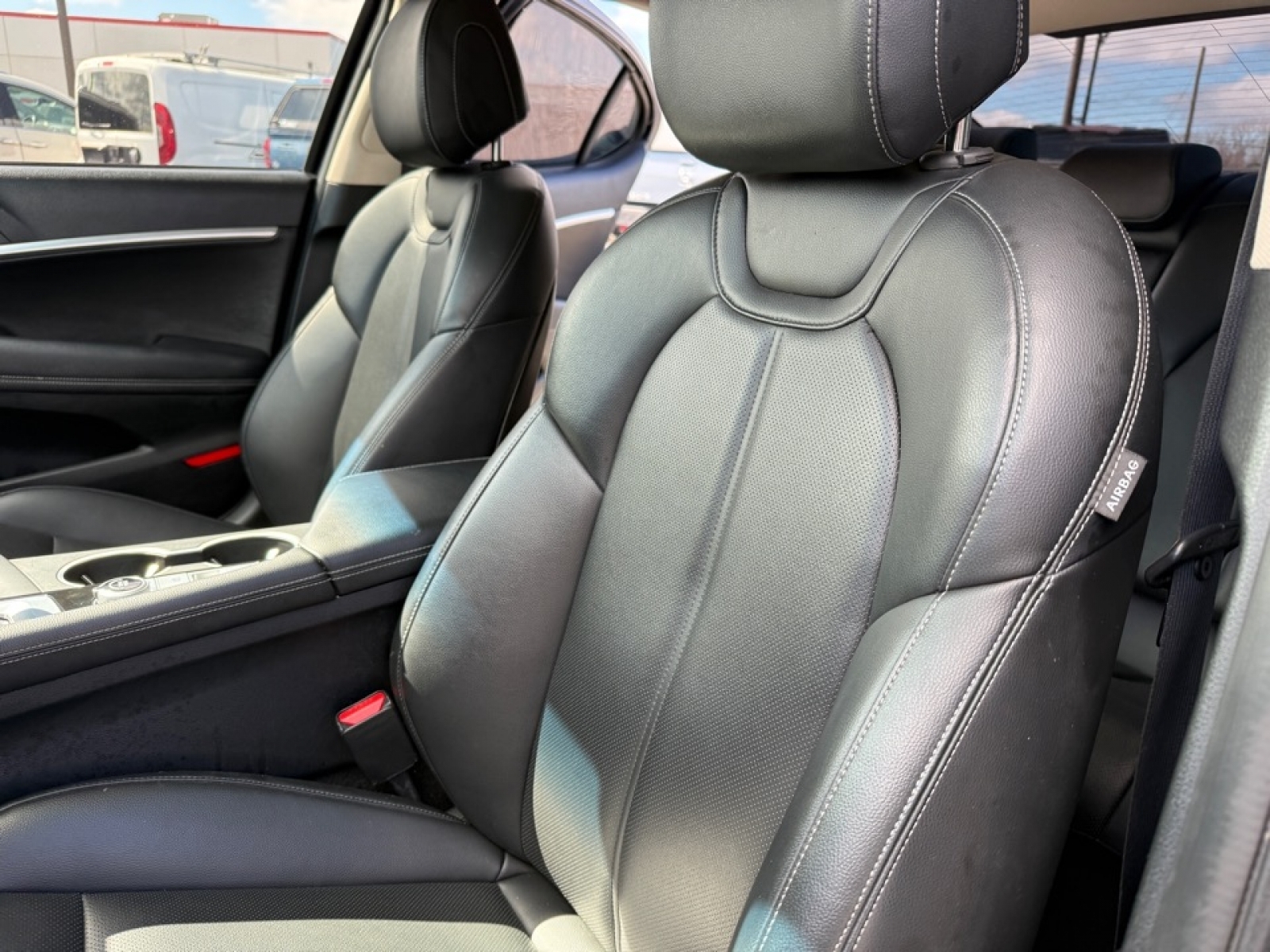 2023 Genesis G70 2.0T AWD, 39698, Photo