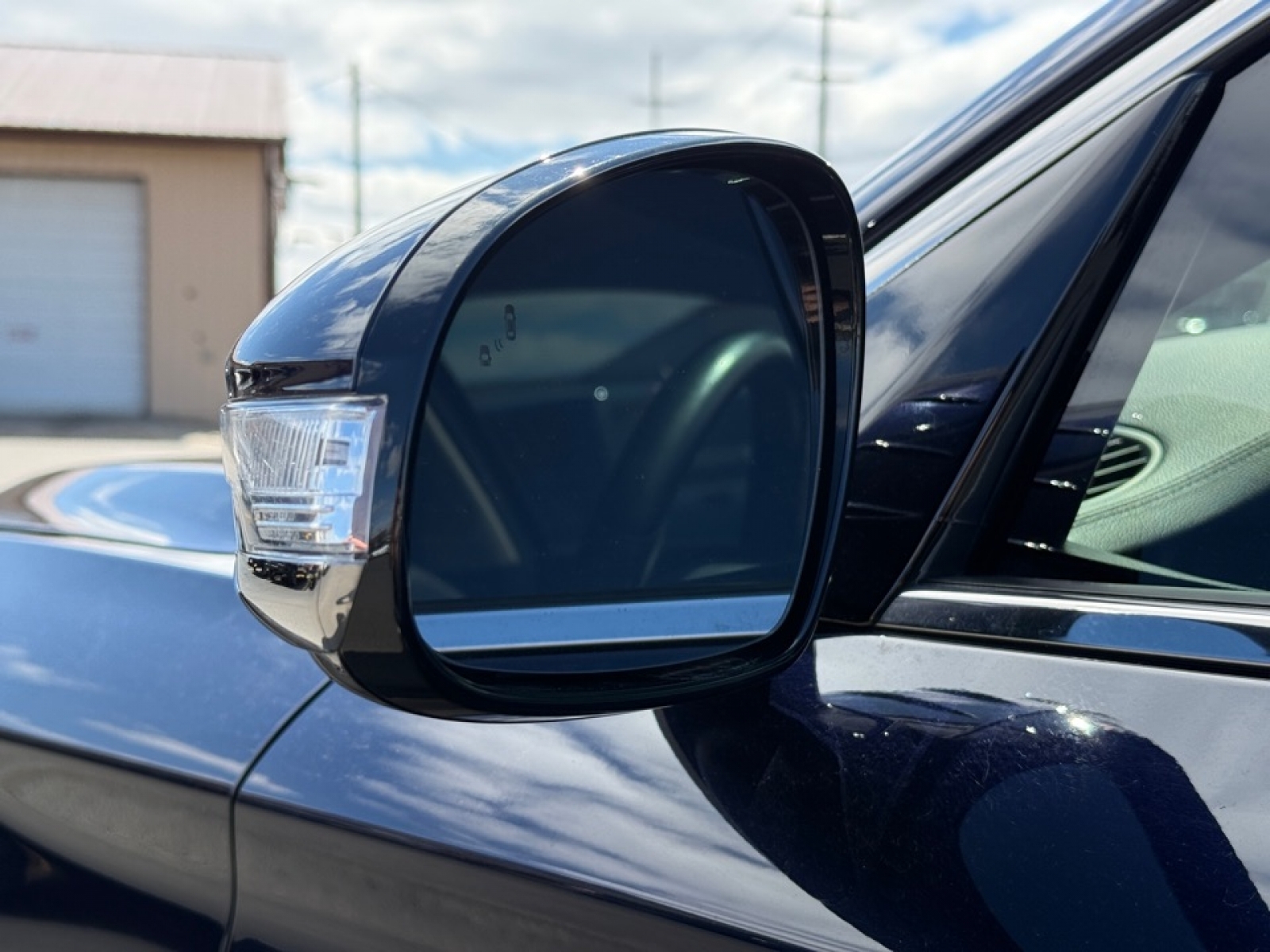 2023 Genesis G70 2.0T AWD, 39698, Photo