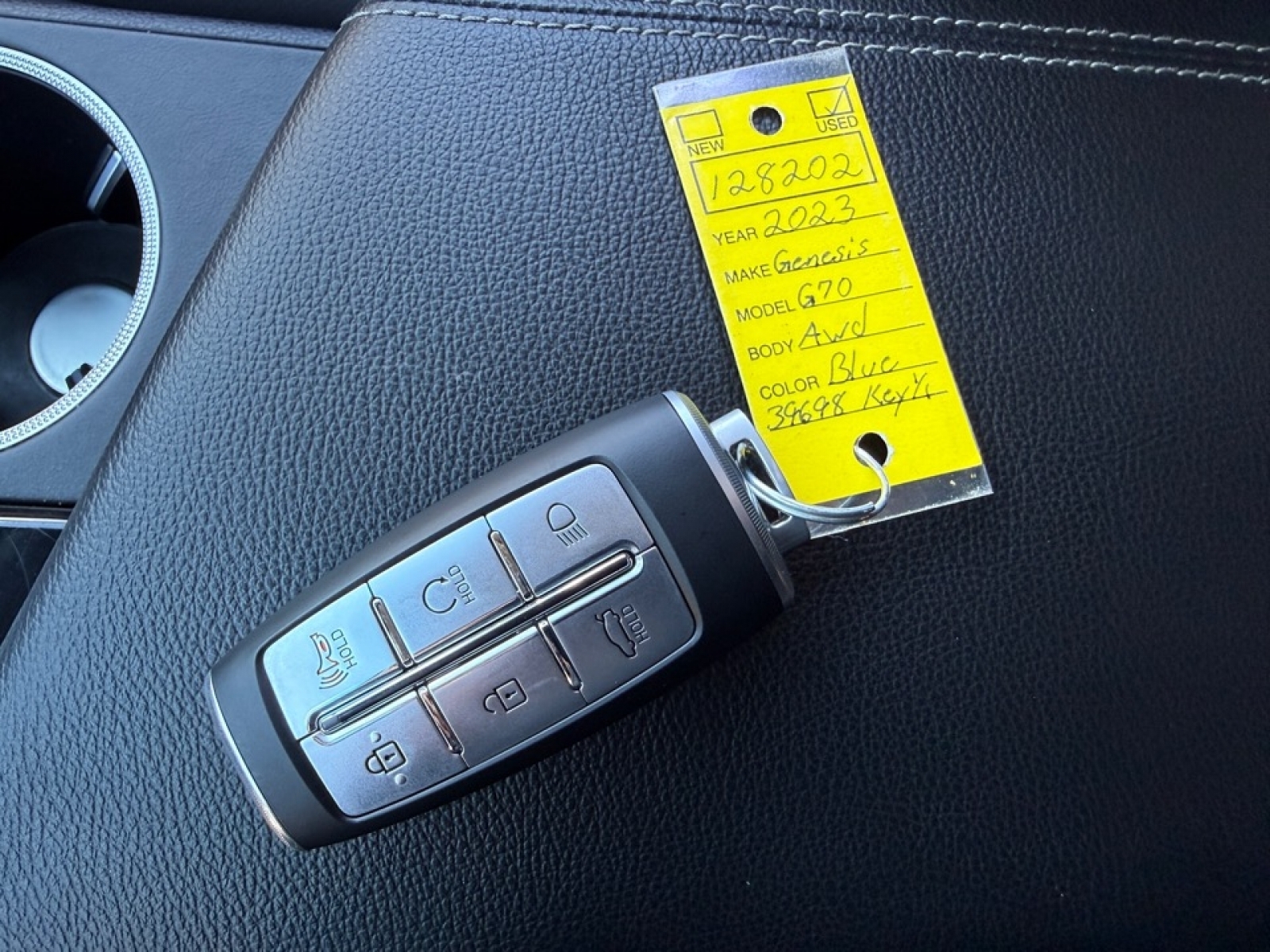 2023 Genesis G70 2.0T AWD, 39698, Photo