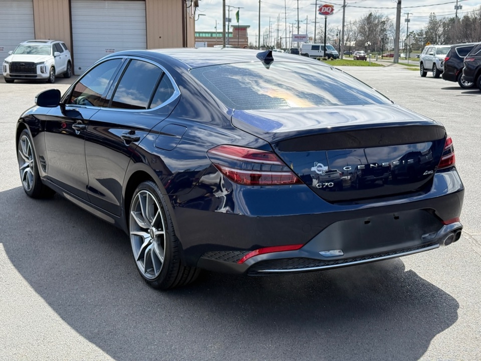 2023 Genesis G70 2.0T AWD, 39698, Photo