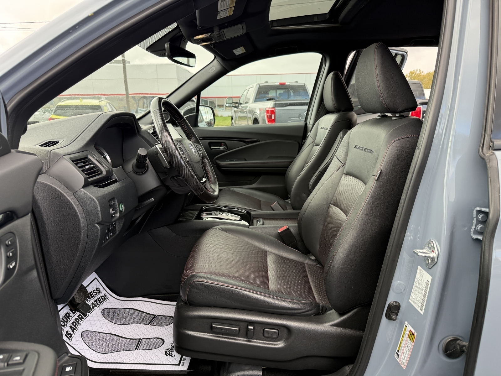 2023 Honda Ridgeline Black Edition, 39053, Photo