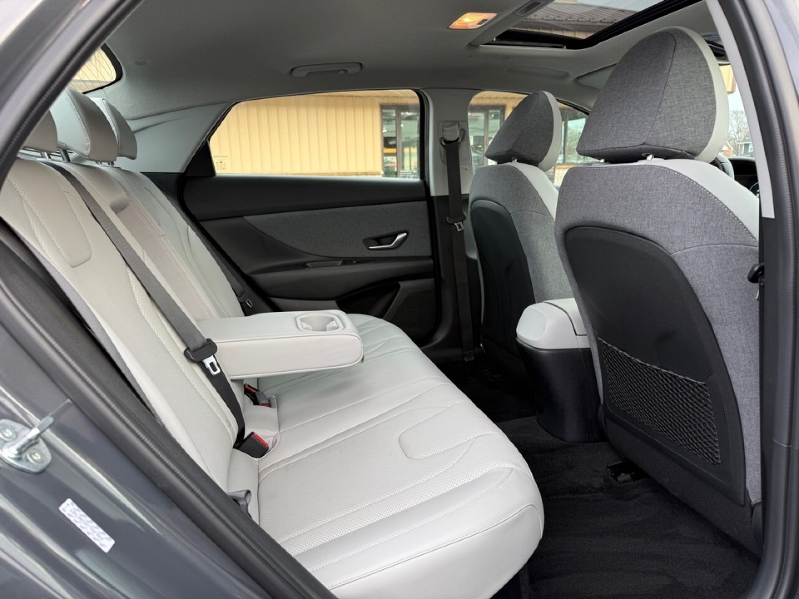 2023 Hyundai Elantra Hybrid Limited, 39245, Photo