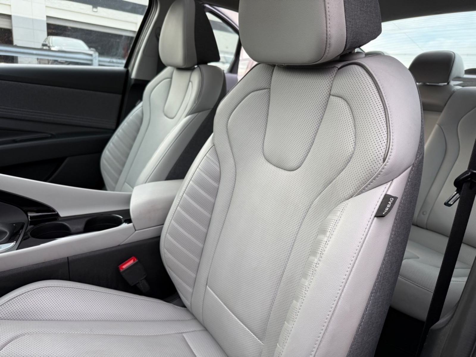 2023 Hyundai Elantra Hybrid Limited, 39245, Photo