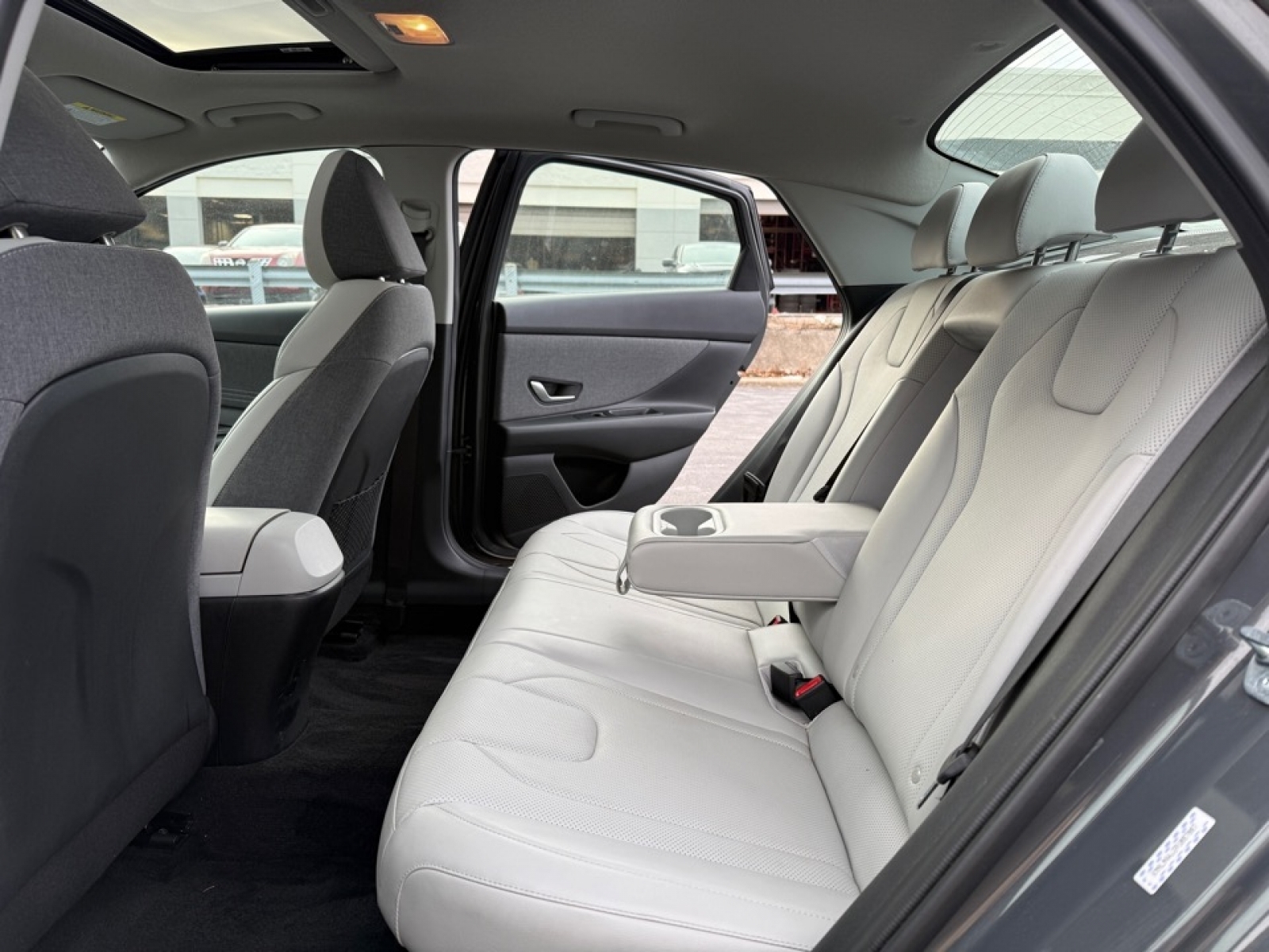 2023 Hyundai Elantra Hybrid Limited, 39245, Photo