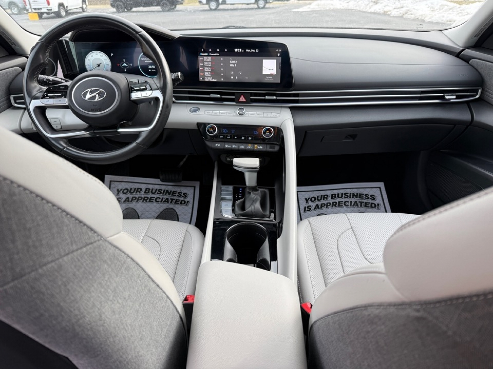 2023 Hyundai Elantra Hybrid Limited, 39245, Photo