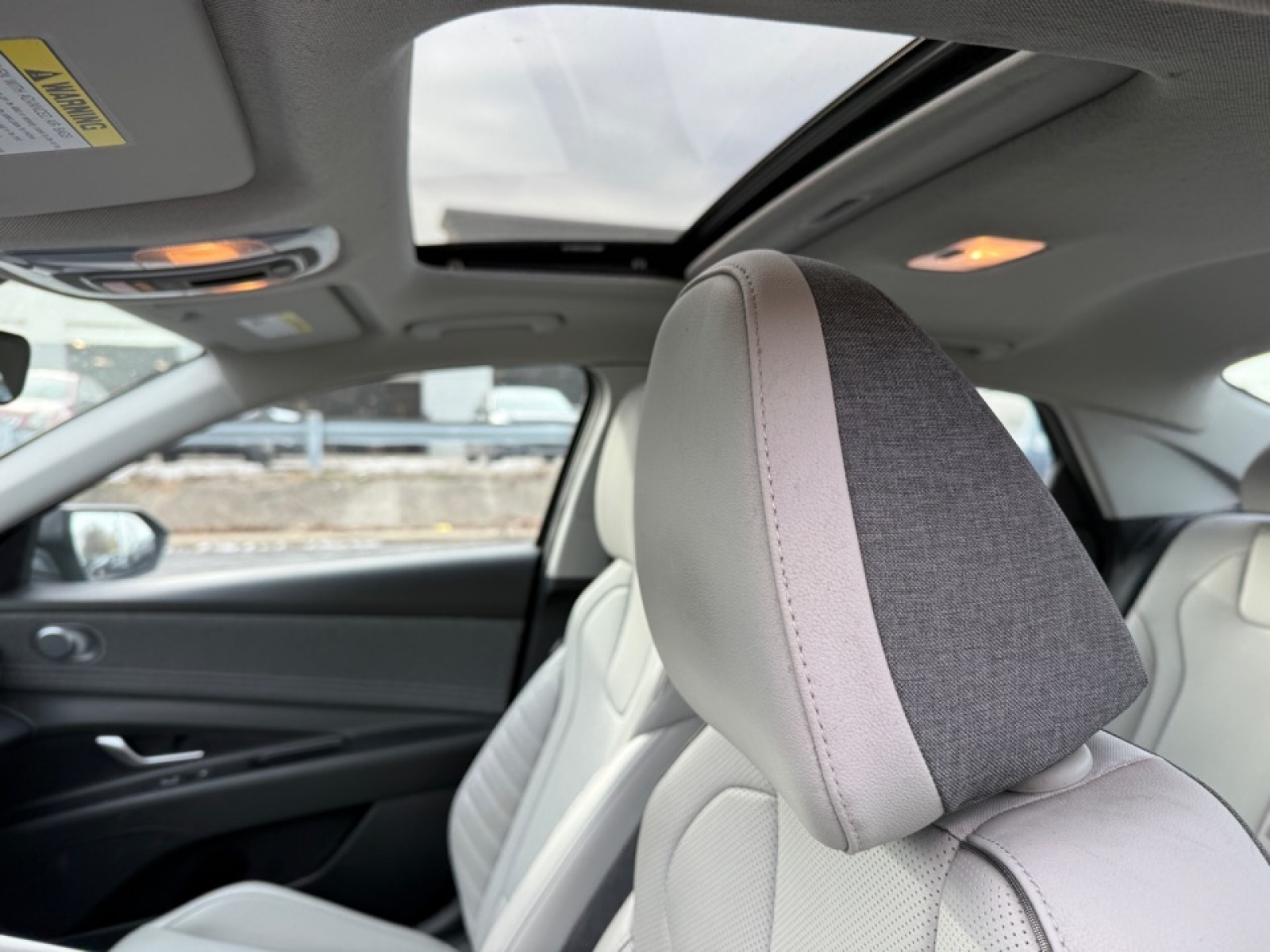 2023 Hyundai Elantra Hybrid Limited, 39245, Photo