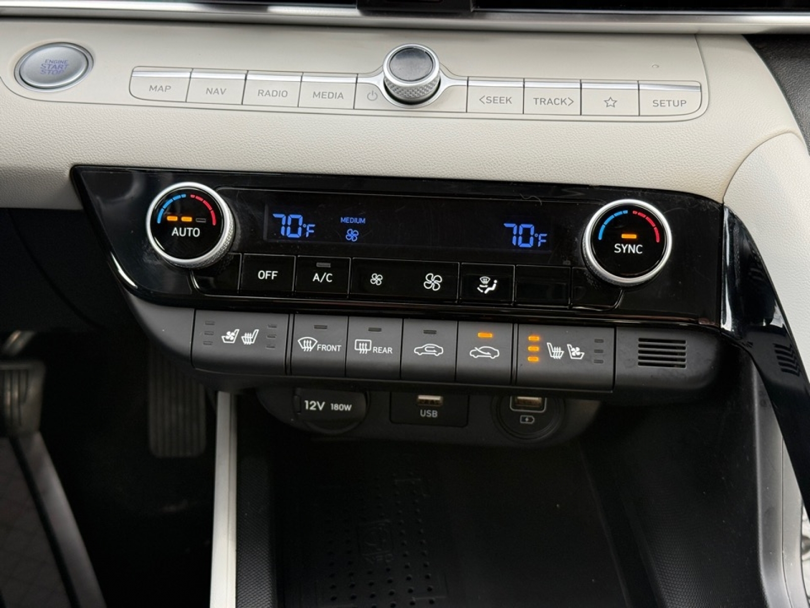 2023 Hyundai Elantra Hybrid Limited, 39245, Photo