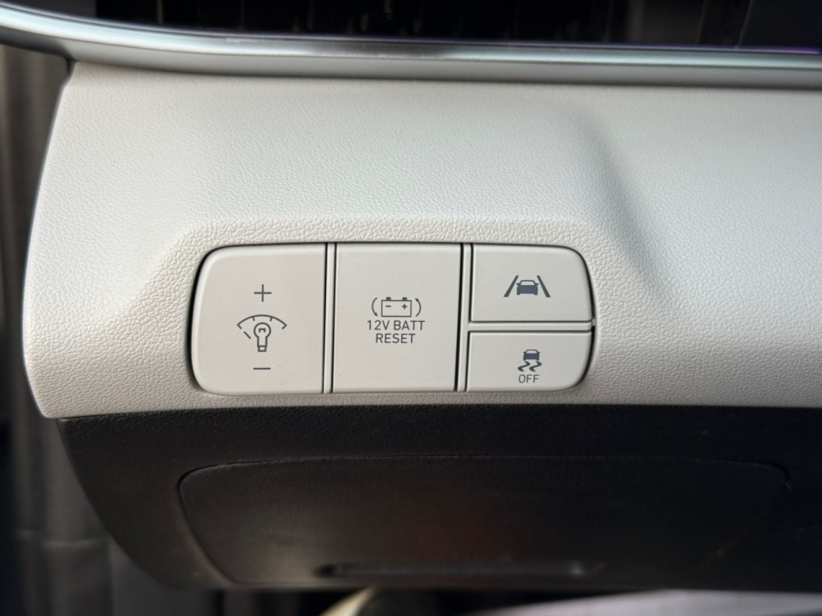 2023 Hyundai Elantra Hybrid Limited, 39245, Photo