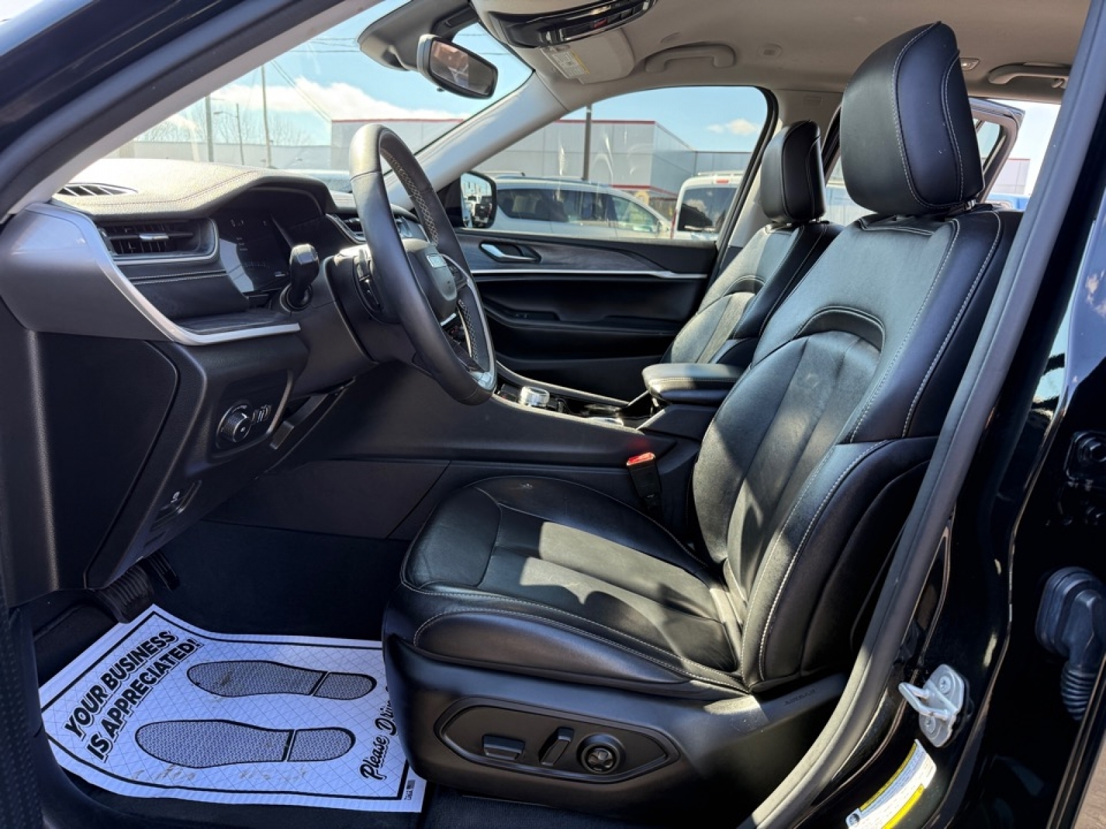 2023 Jeep Grand Cherokee Limited, 39688, Photo