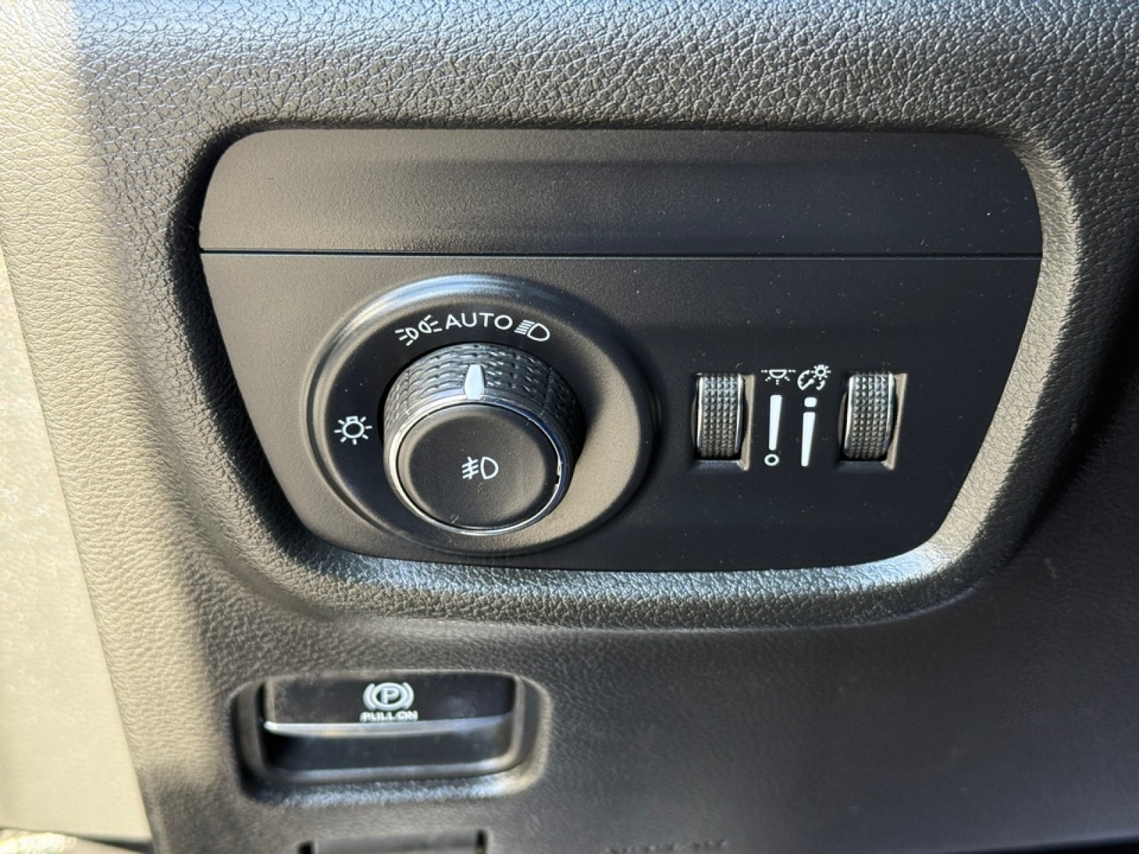 2023 Jeep Grand Cherokee Limited, 39688, Photo