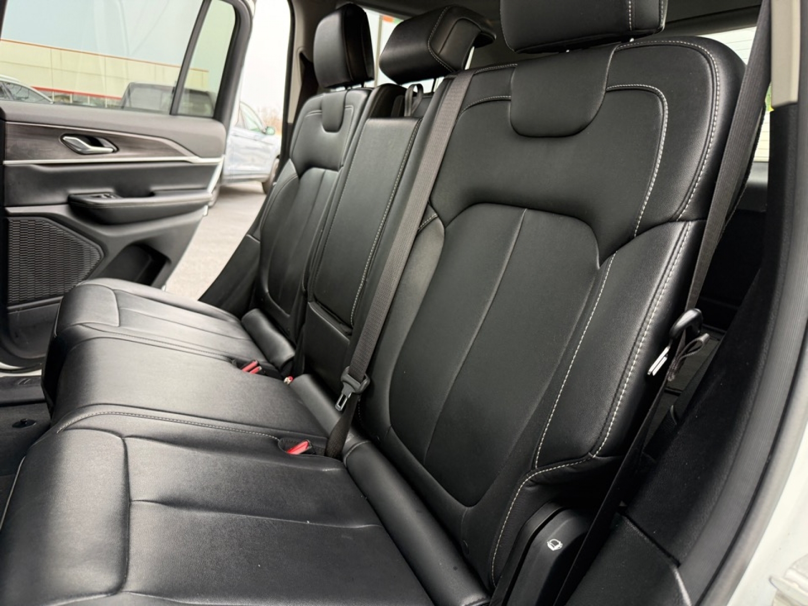 2023 Jeep Grand Cherokee Limited 4x4, 39689, Photo