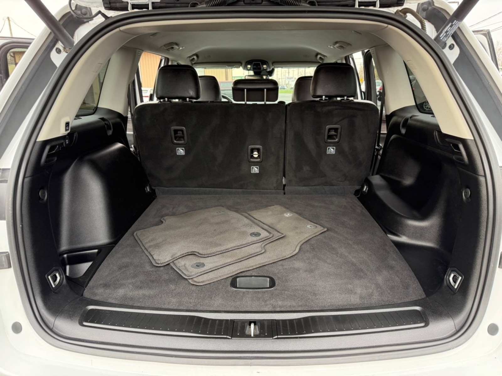 2023 Jeep Grand Cherokee Limited 4x4, 39689, Photo