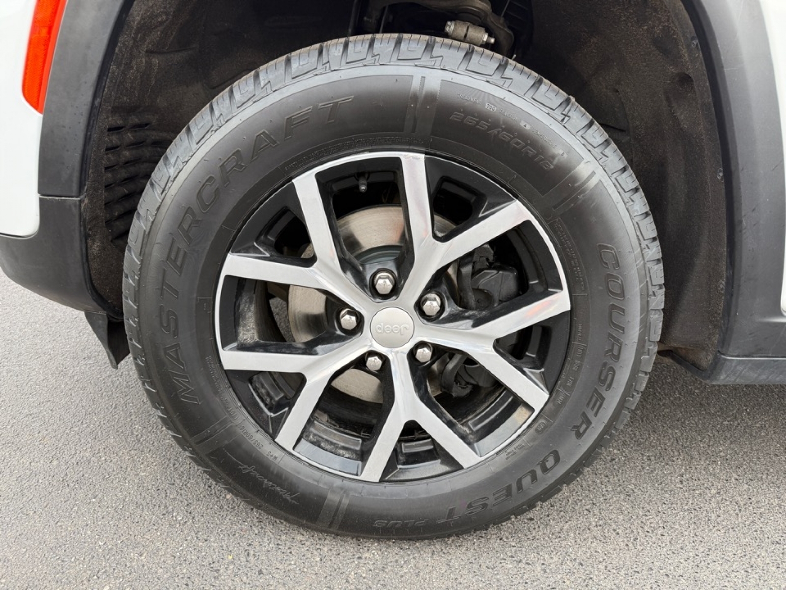 2023 Jeep Grand Cherokee Limited 4x4, 39689, Photo