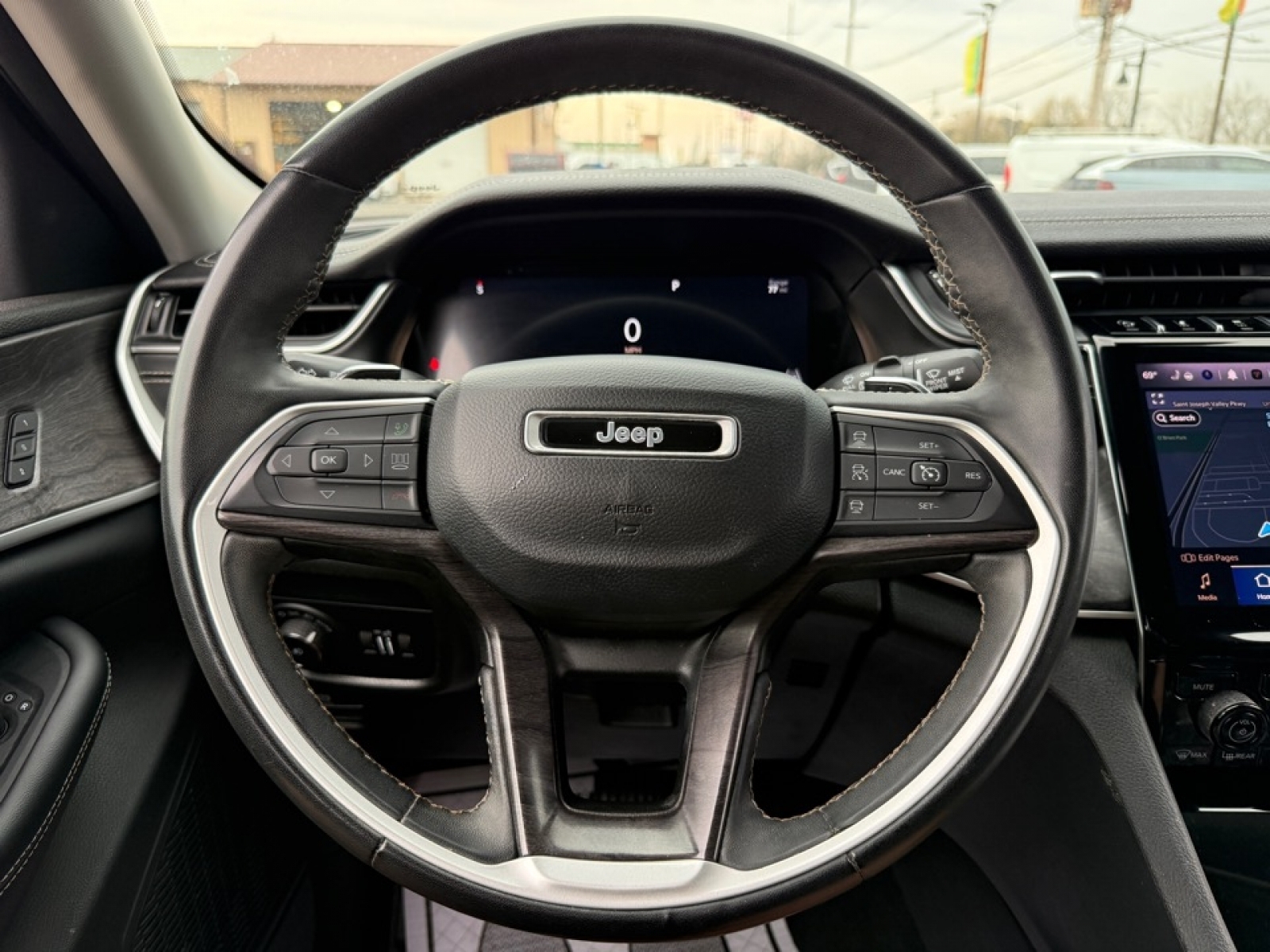 2023 Jeep Grand Cherokee Limited 4x4, 39689, Photo