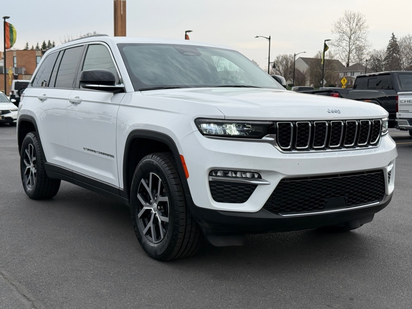 2023 Jeep Grand Cherokee Limited 4x4, 39689, Photo