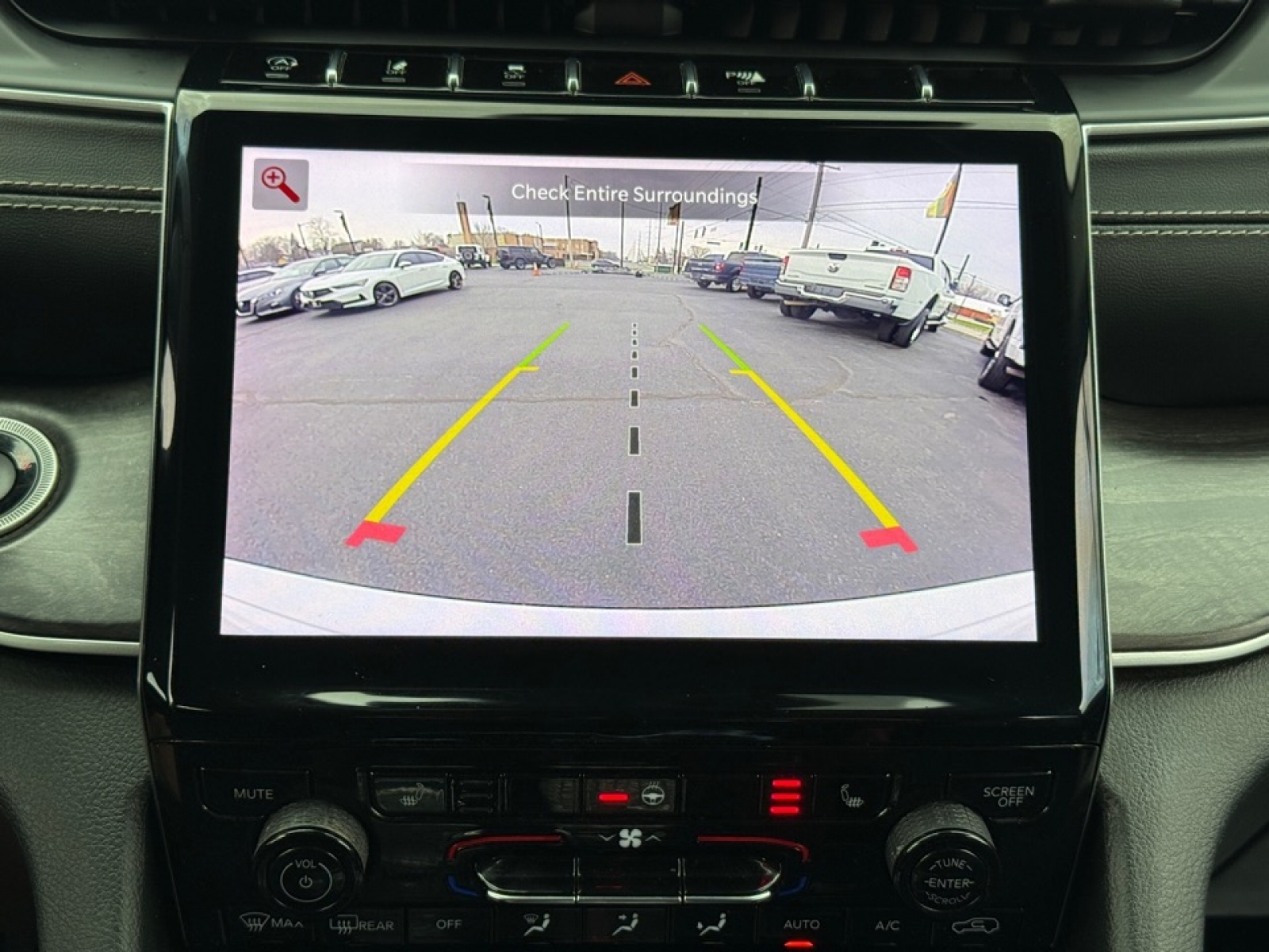 2023 Jeep Grand Cherokee Limited 4x4, 39689, Photo