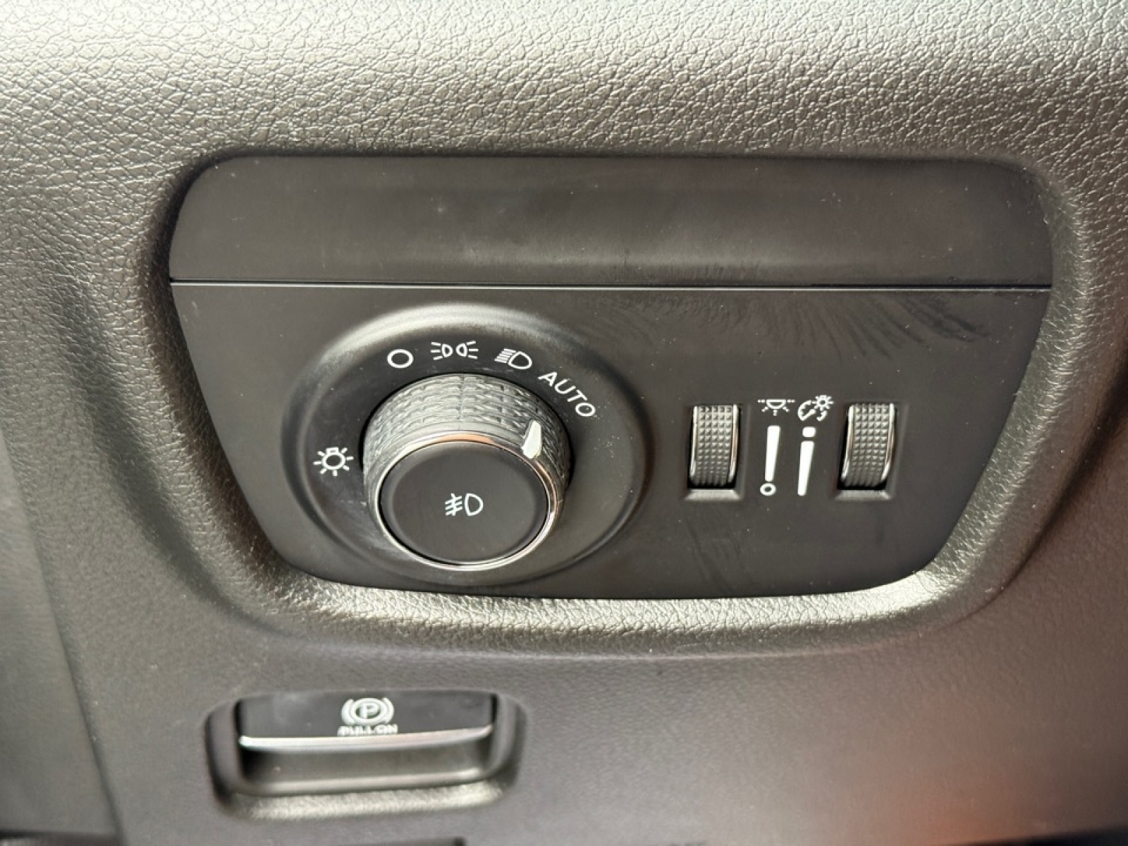 2023 Jeep Grand Cherokee Limited 4x4, 39689, Photo