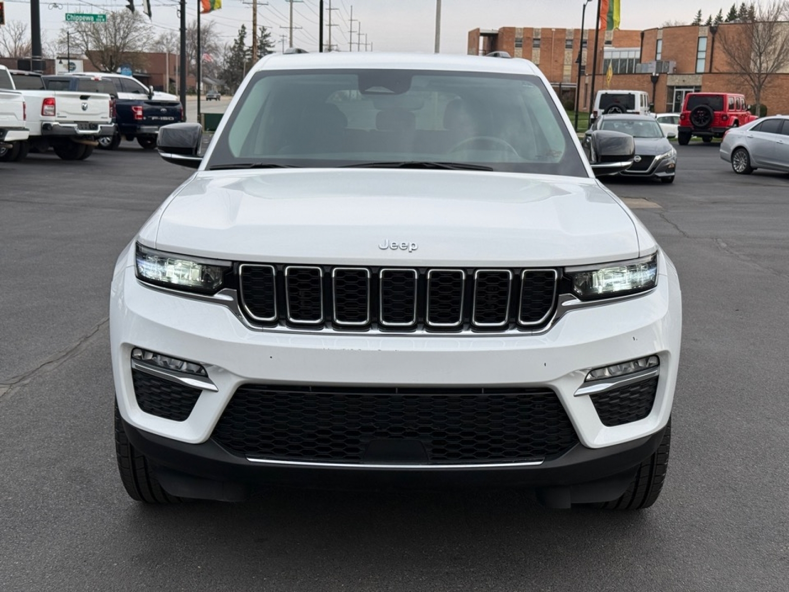 2023 Jeep Grand Cherokee Limited 4x4, 39689, Photo