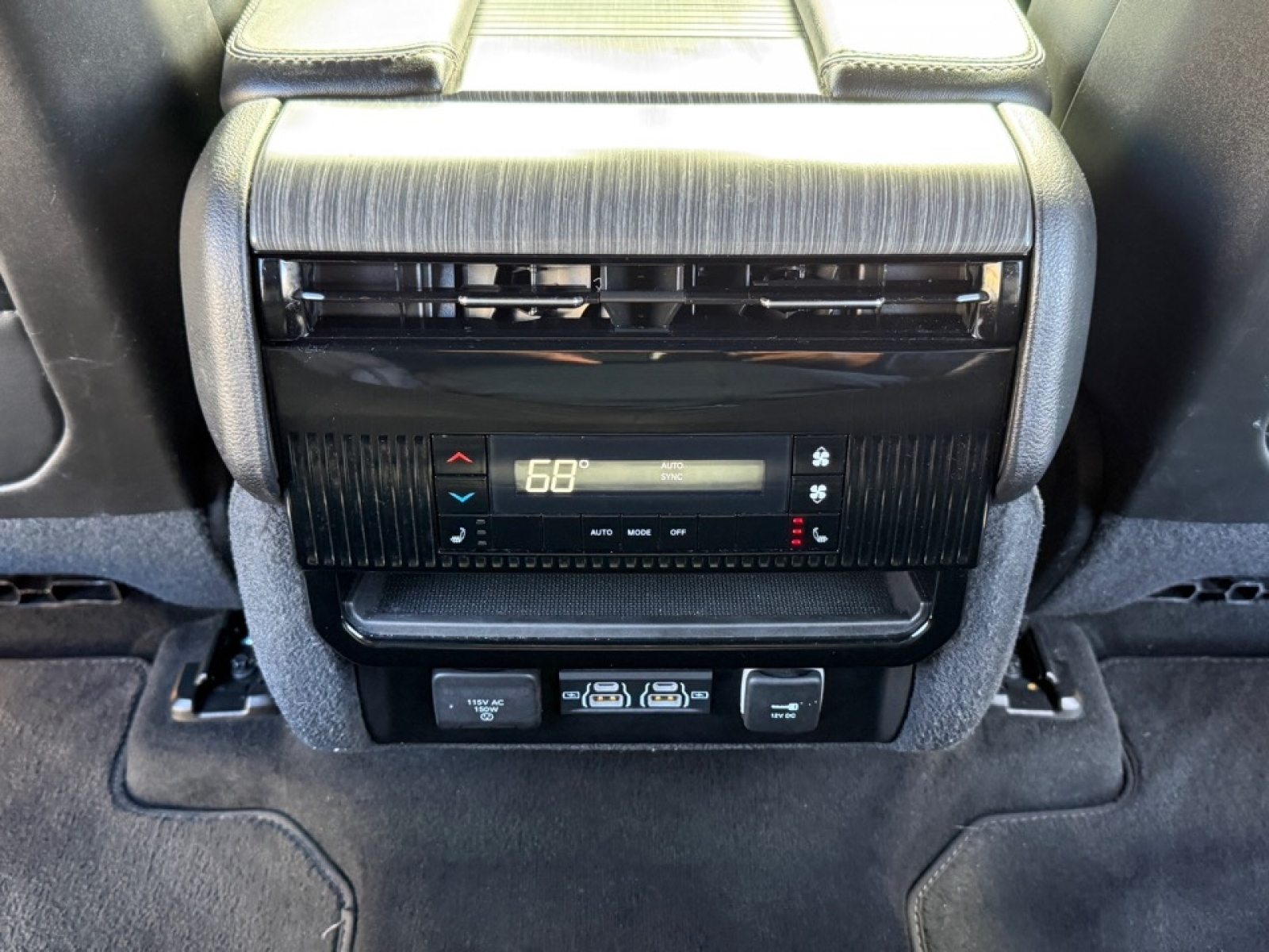 2023 Jeep Wagoneer L Series III 4x4, 39095, Photo