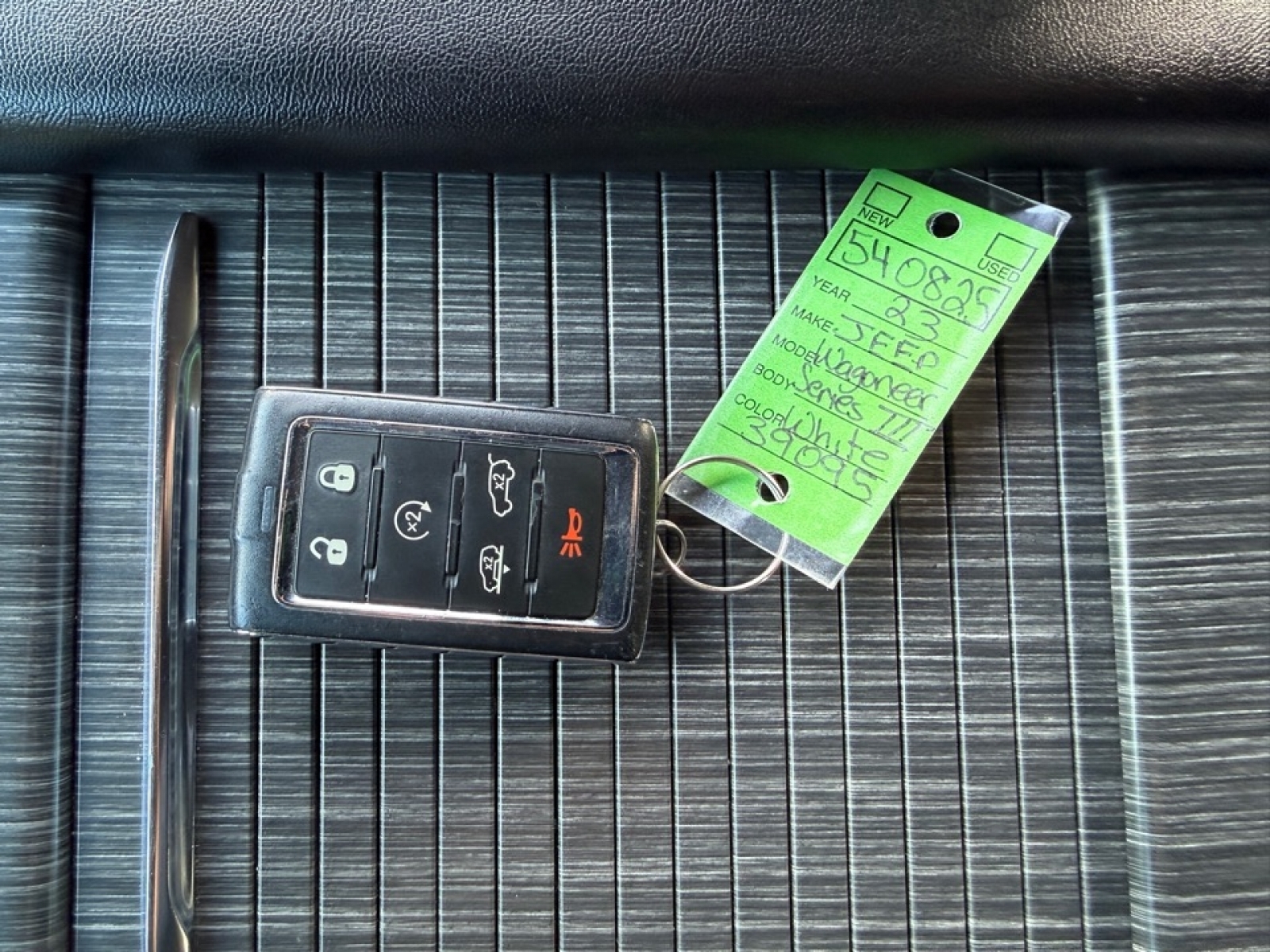 2023 Jeep Wagoneer L Series III 4x4, 39095, Photo