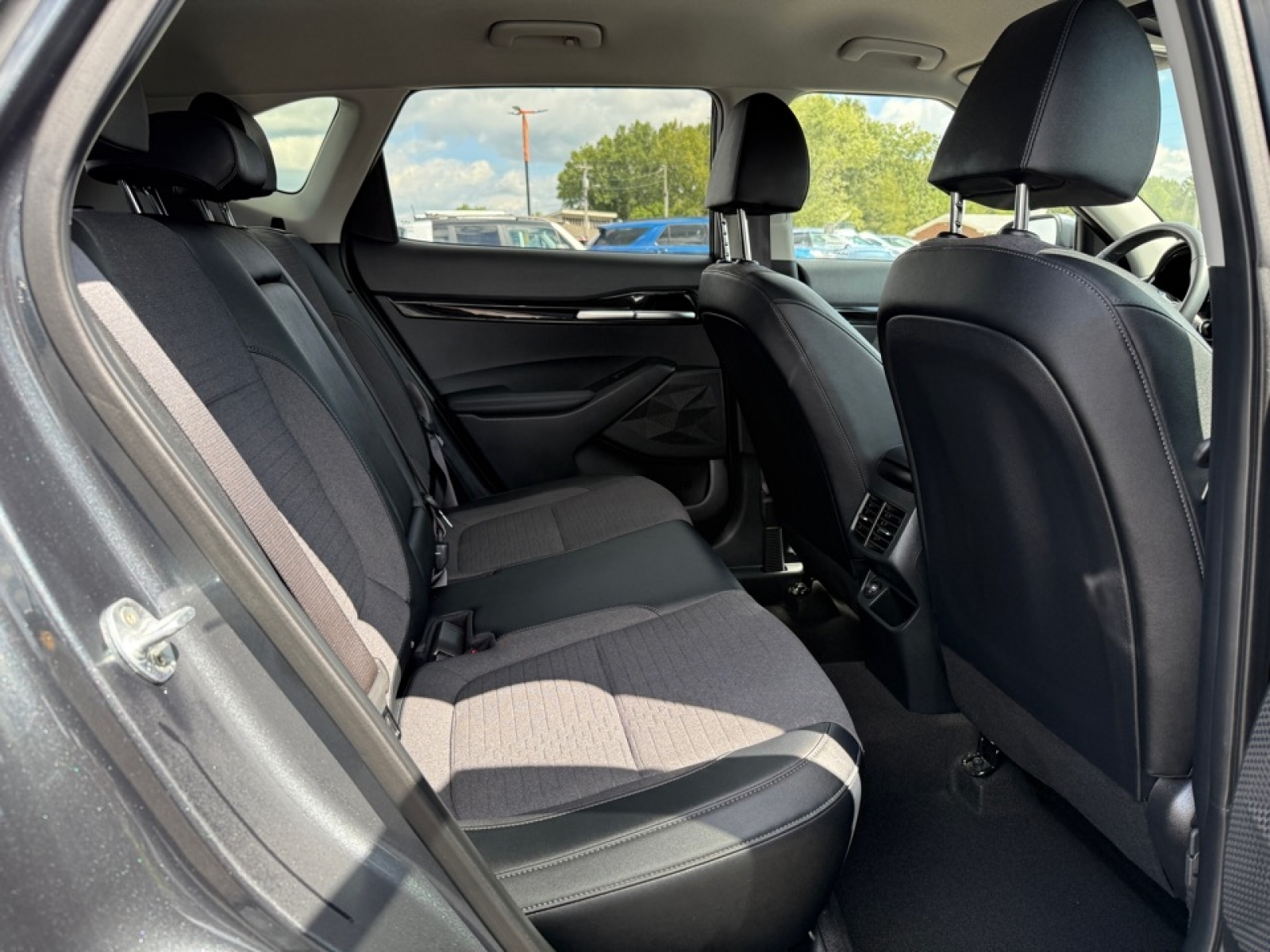 2023 Kia Seltos S photo 12