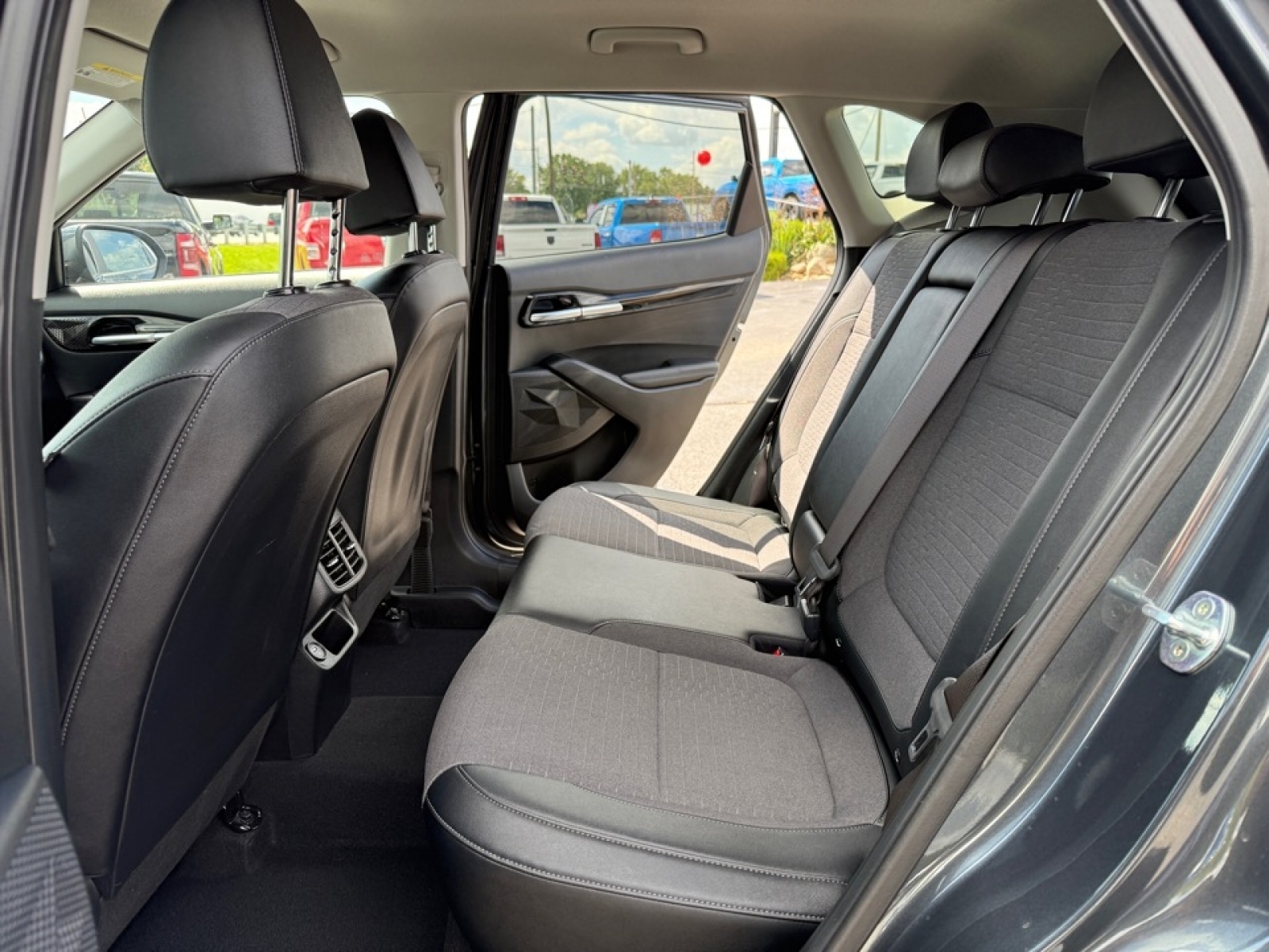 2023 Kia Seltos S photo 14