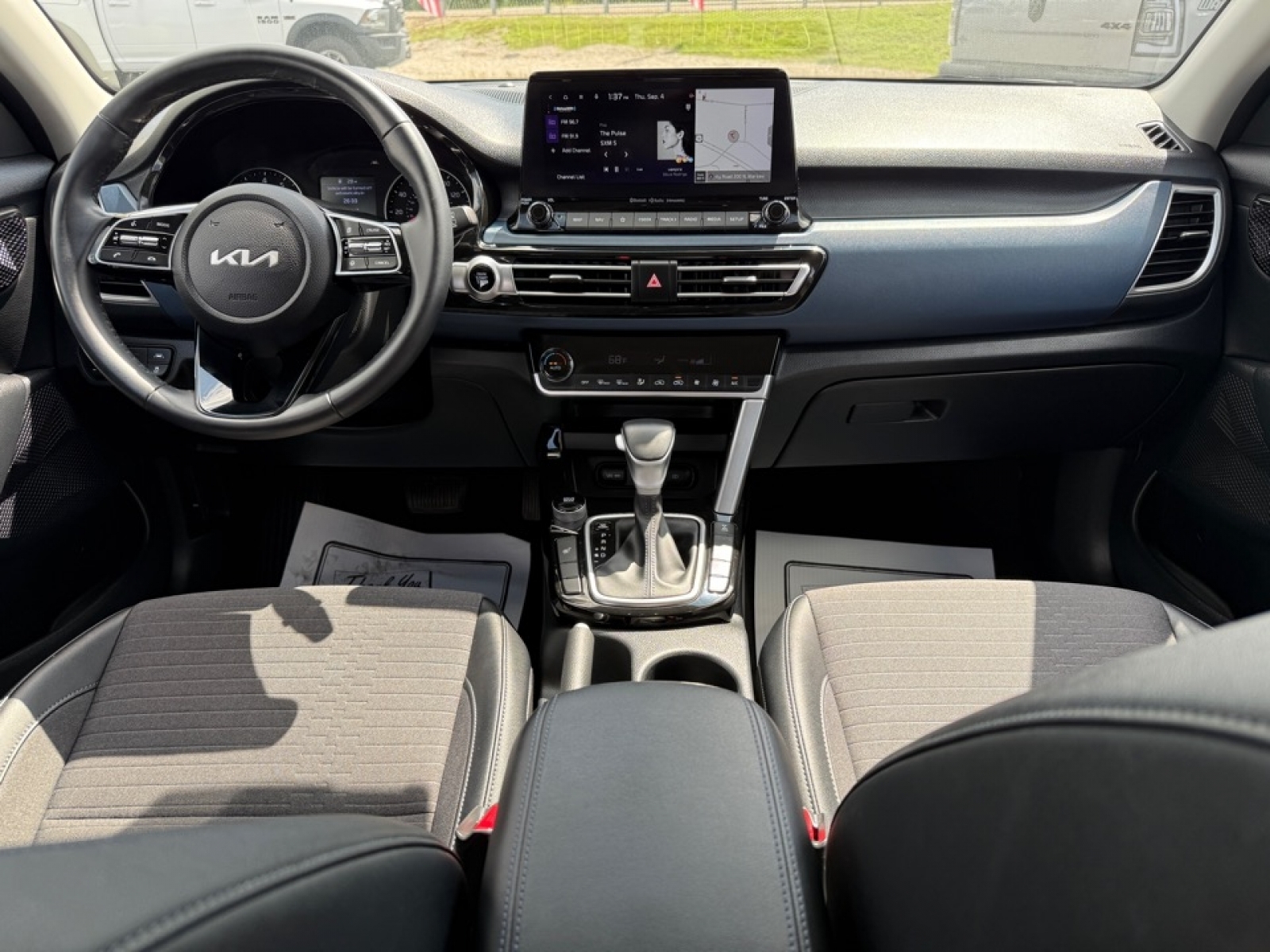 2023 Kia Seltos S photo 18