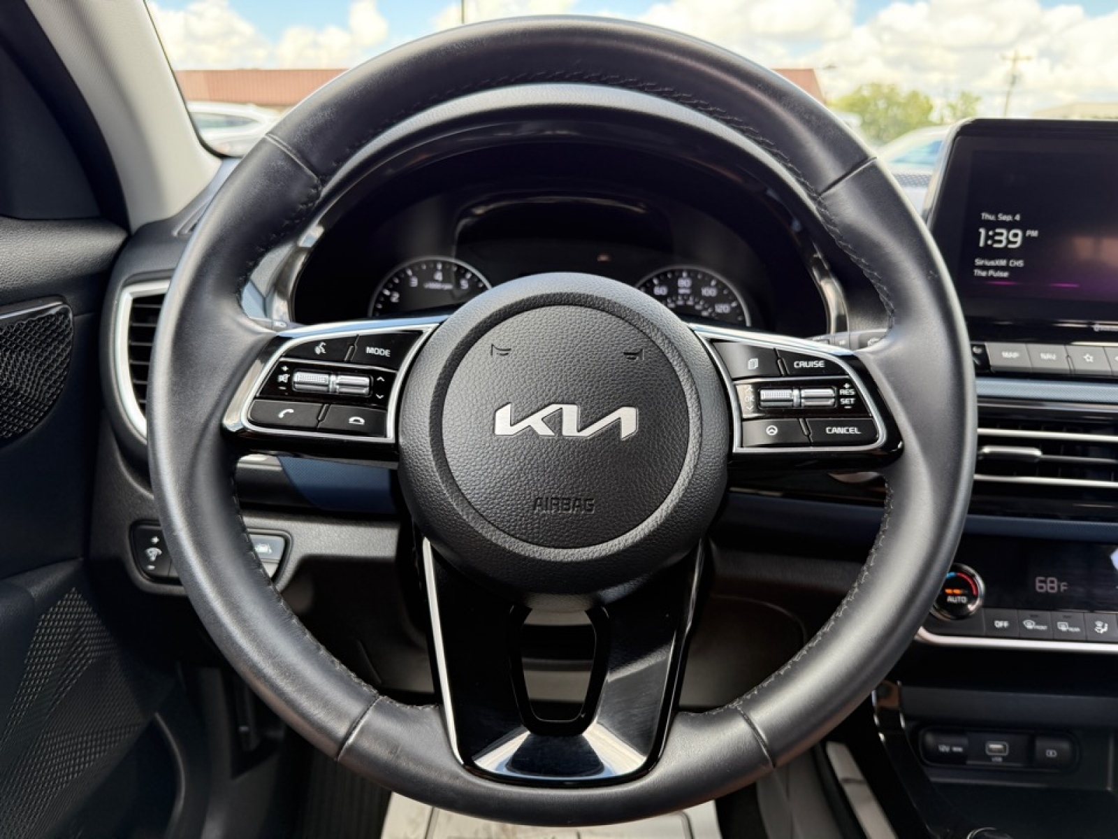 2023 Kia Seltos S photo 19