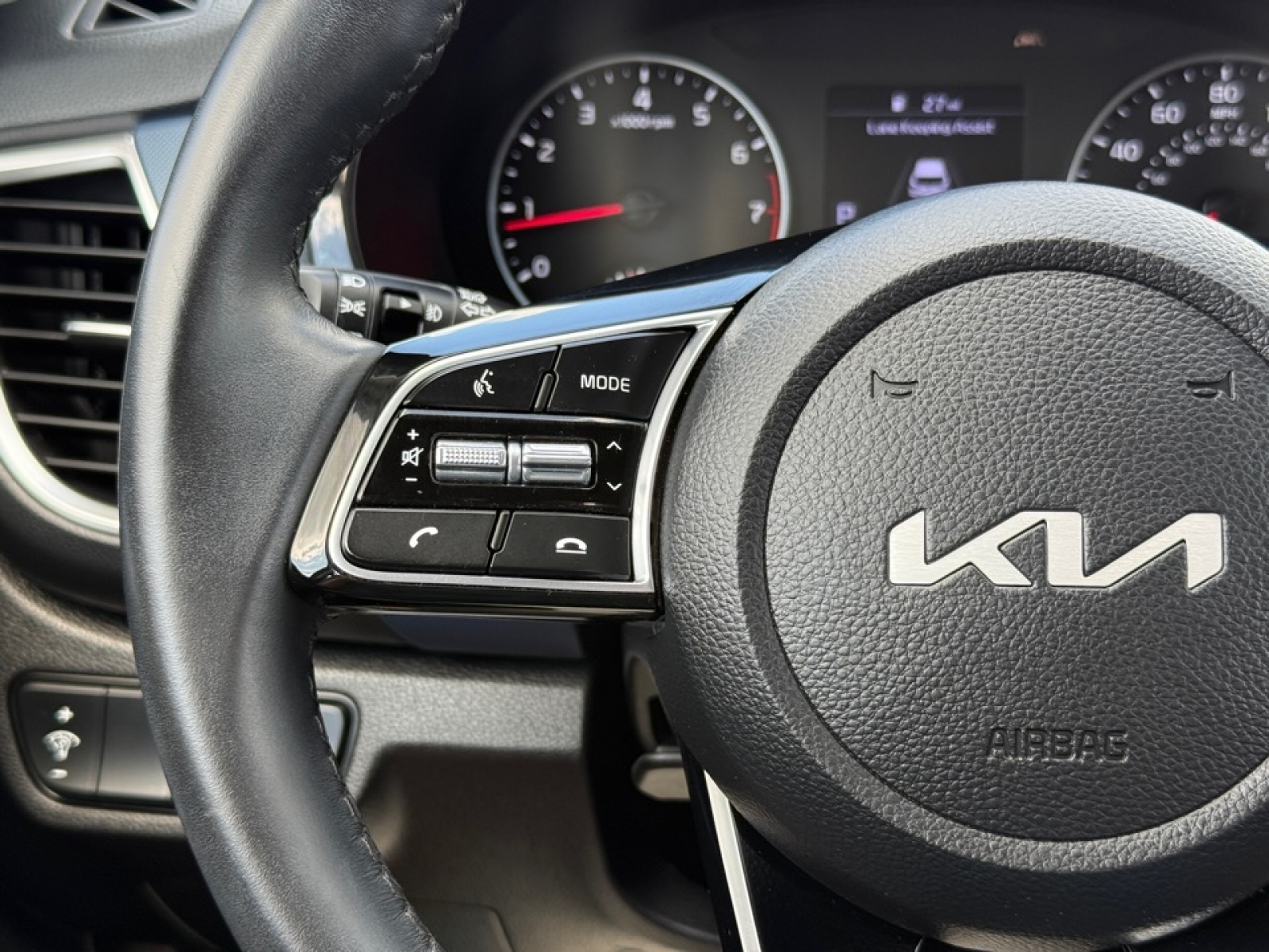 2023 Kia Seltos S photo 22